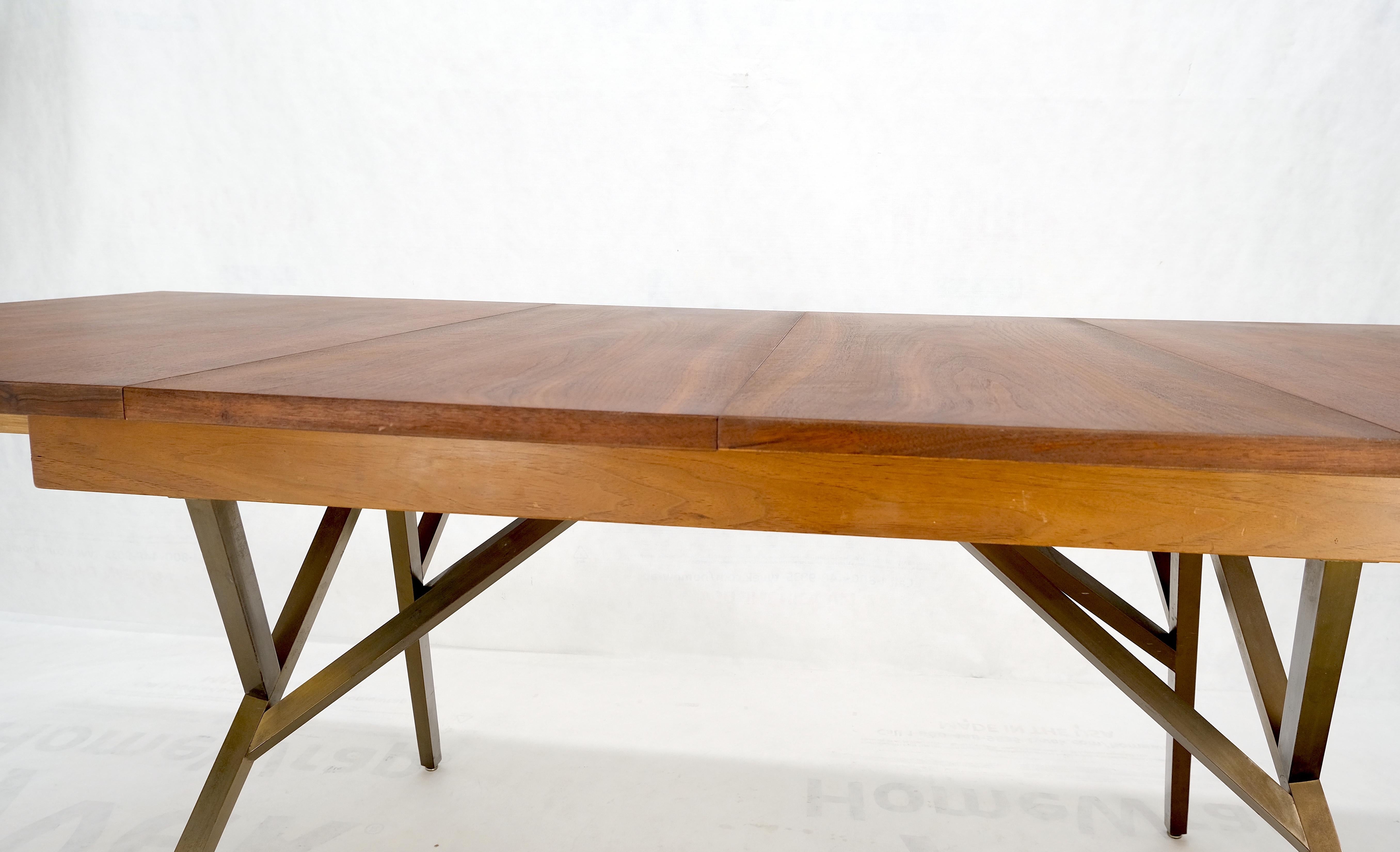 Solid Bronze Square Profile Two Extension Boards Walnut Top Dining Table Mint ! en vente 7