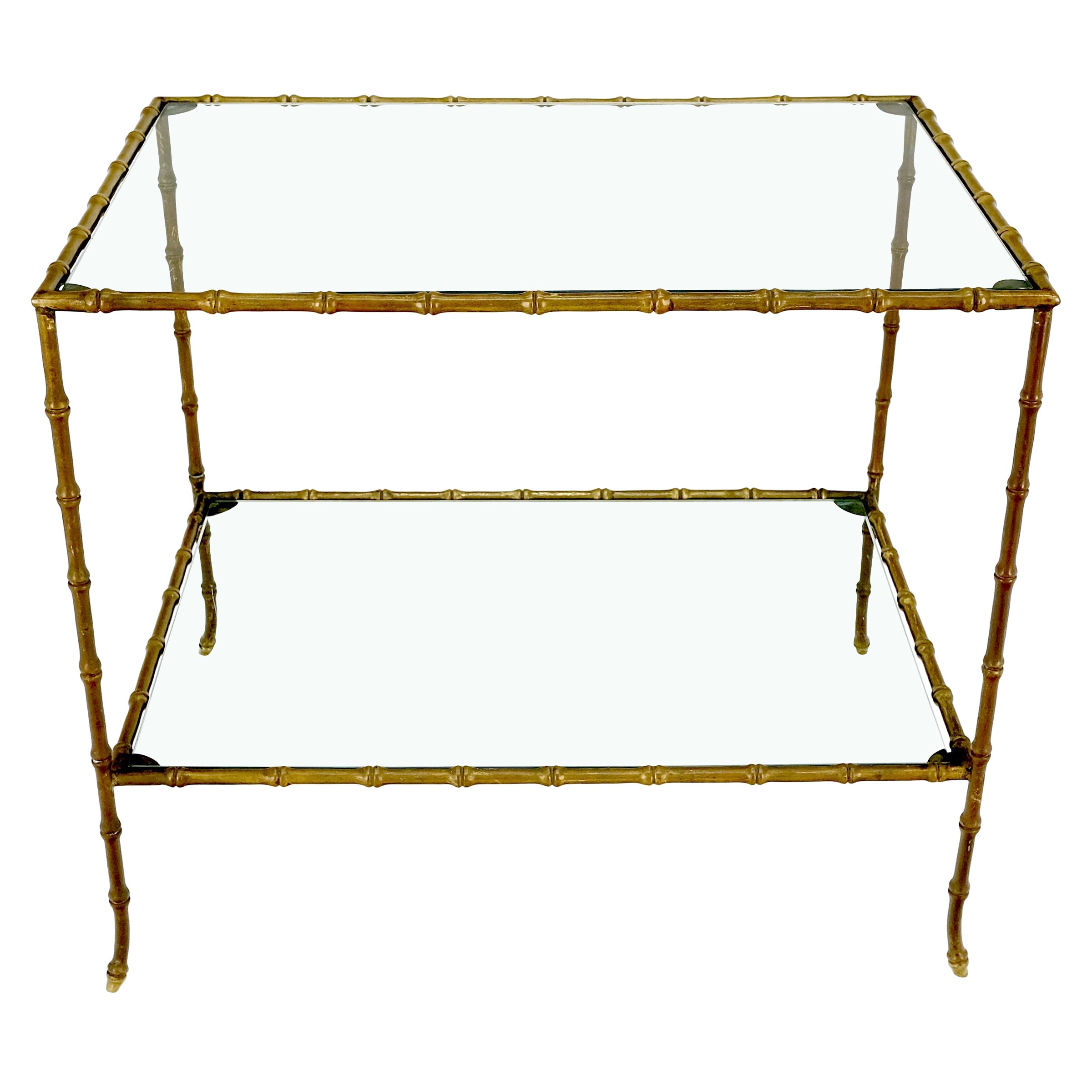 Tavolino laterale in bronzo massiccio a due livelli con piano in vetro di bambù finto, con una bella patina