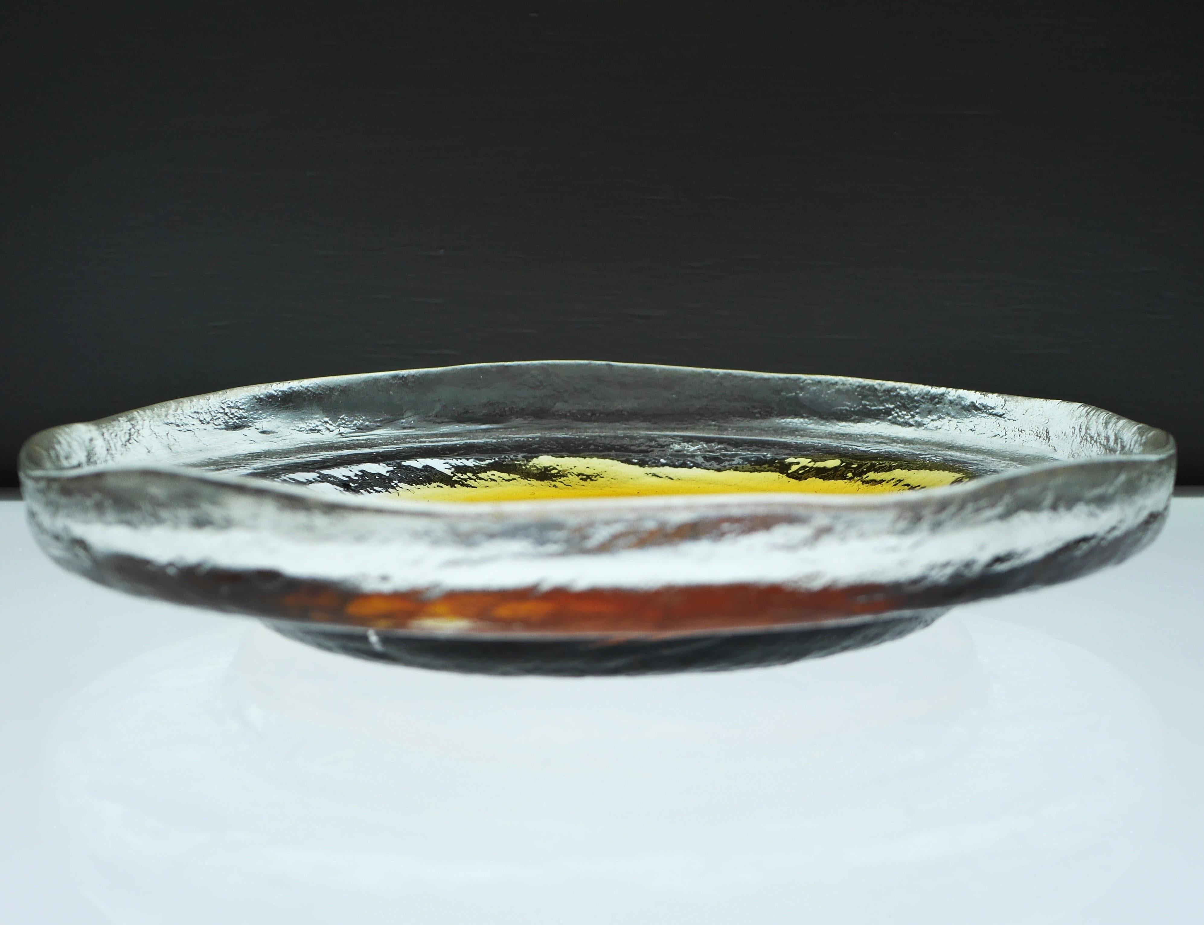 Mid-Century Modern Solid Brutalist Art Glass Plate by Pentti Santalahti, Humppila, Finland For Sale