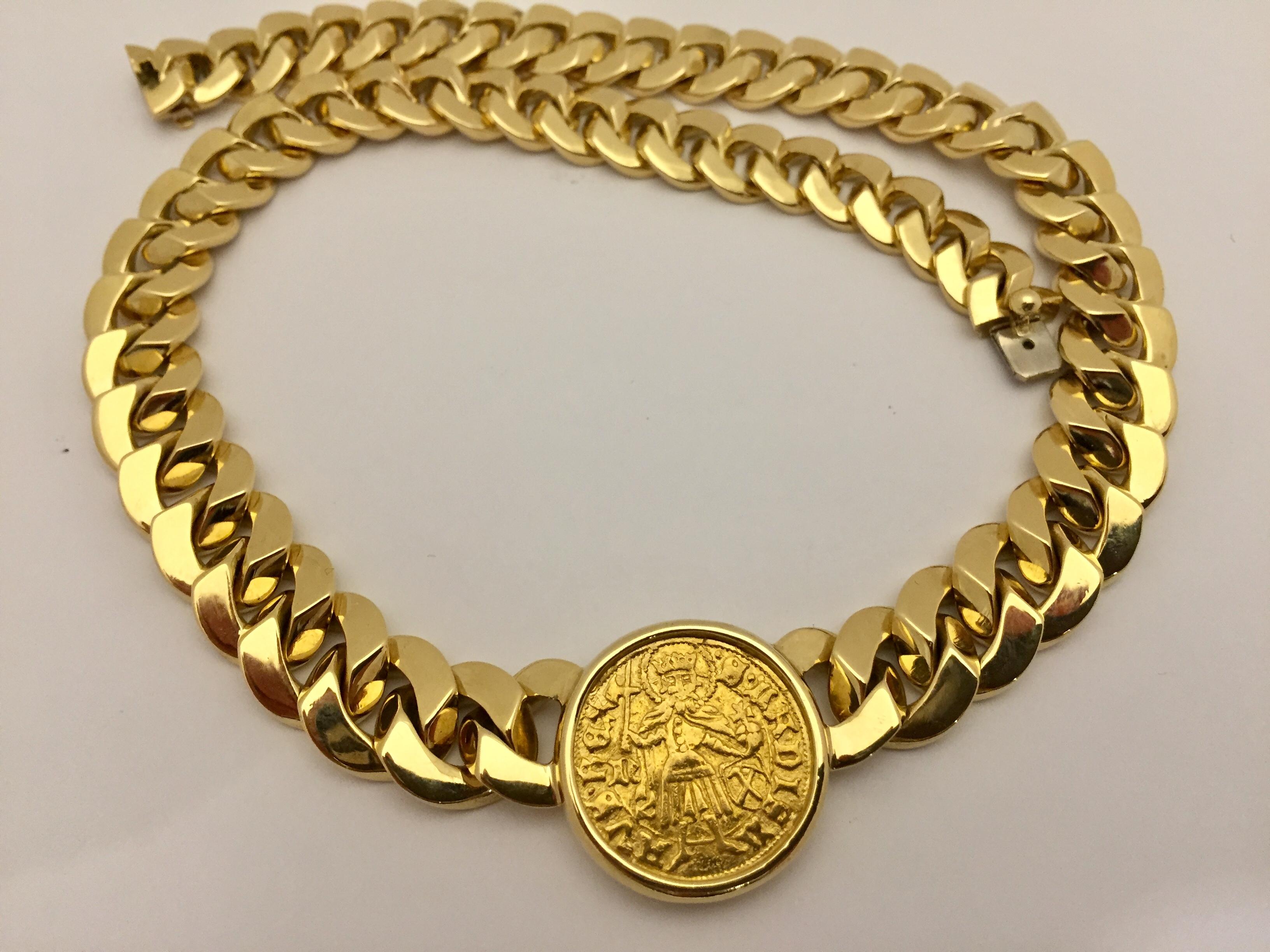 Solid Bulgari 18 Karat Gold Link Necklace with Ancient Roman Coin In Good Condition In Zurich, Zollstrasse