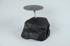 Bois massif brûlé, table d'appoint sculpturale, design contemporain original, Logniture