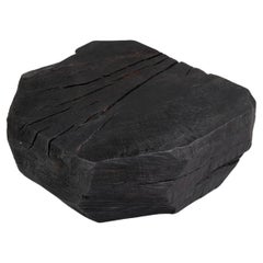 Massives gebranntes Holz, Skulpturaler Hocker/Beistelltisch, Rock, Originelles Design/One, Logniture