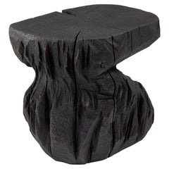 Bois brûlé massif, tabouret/table d'appoint sculptural, roche, design original, Logniture