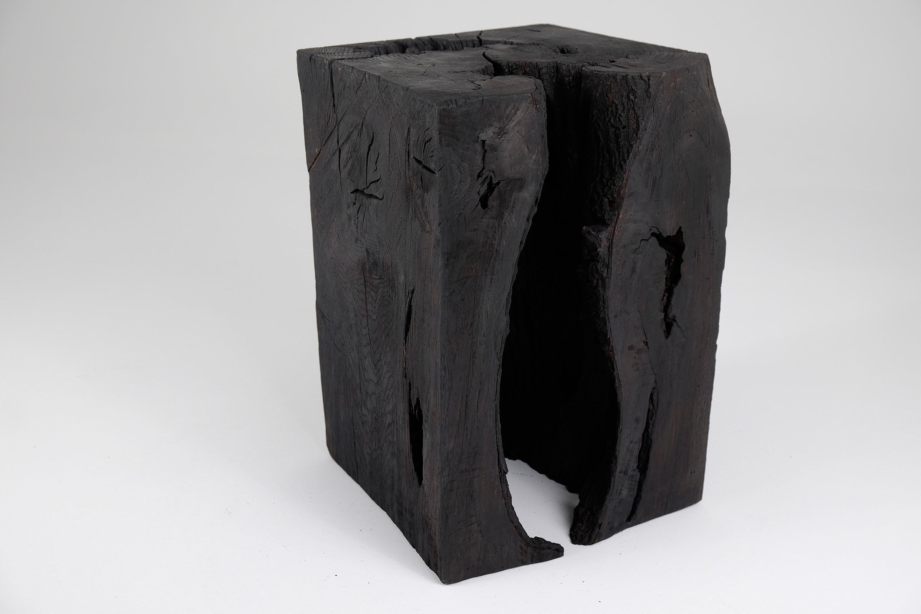 Massives gebranntes Holz, Beistelltisch, Hocker, Original Contemporary Primative Design im Angebot 10