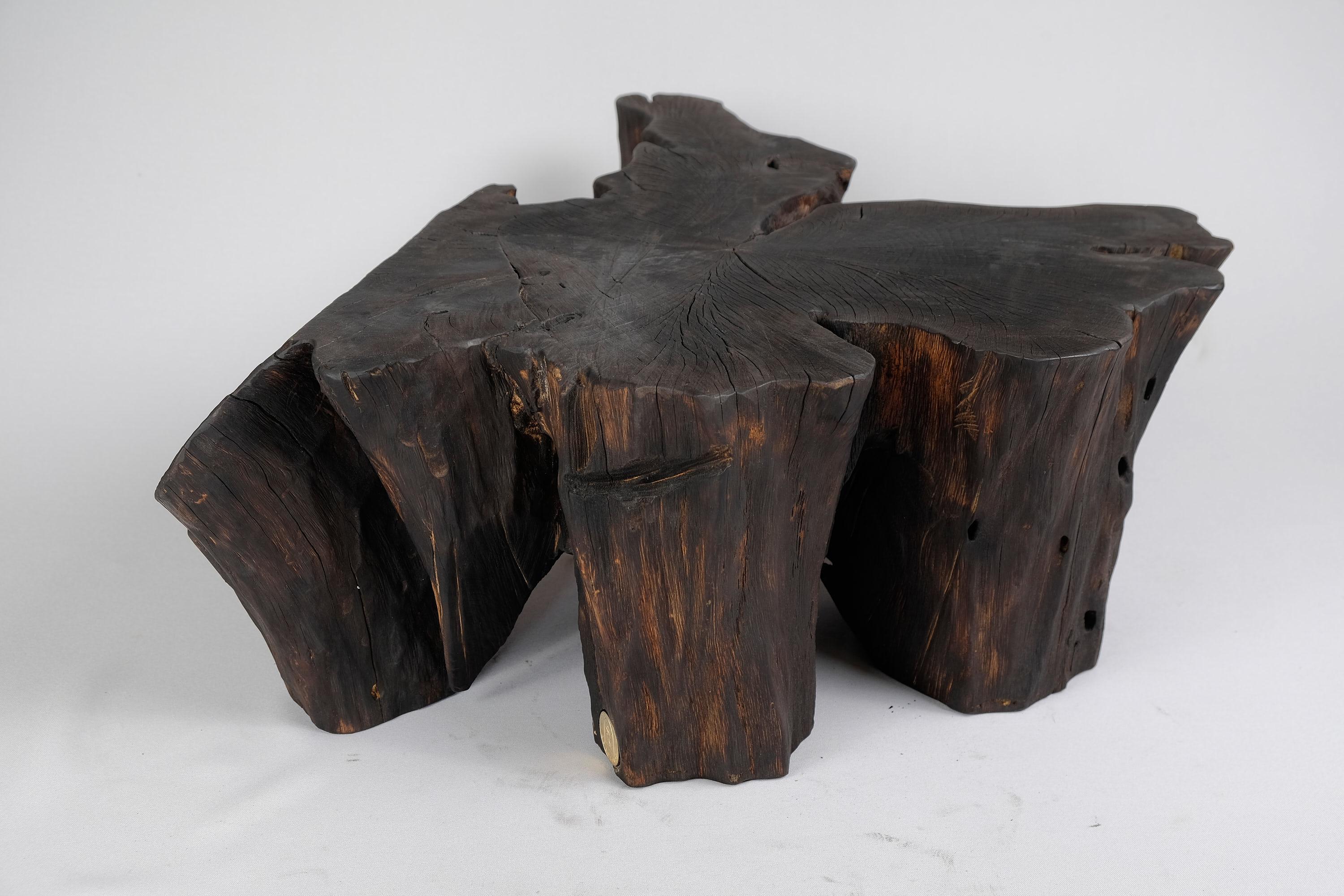 Sculpté Table d'appoint, tabouret, Wabi Sabi, Chainsaw sculpté à la main en vente