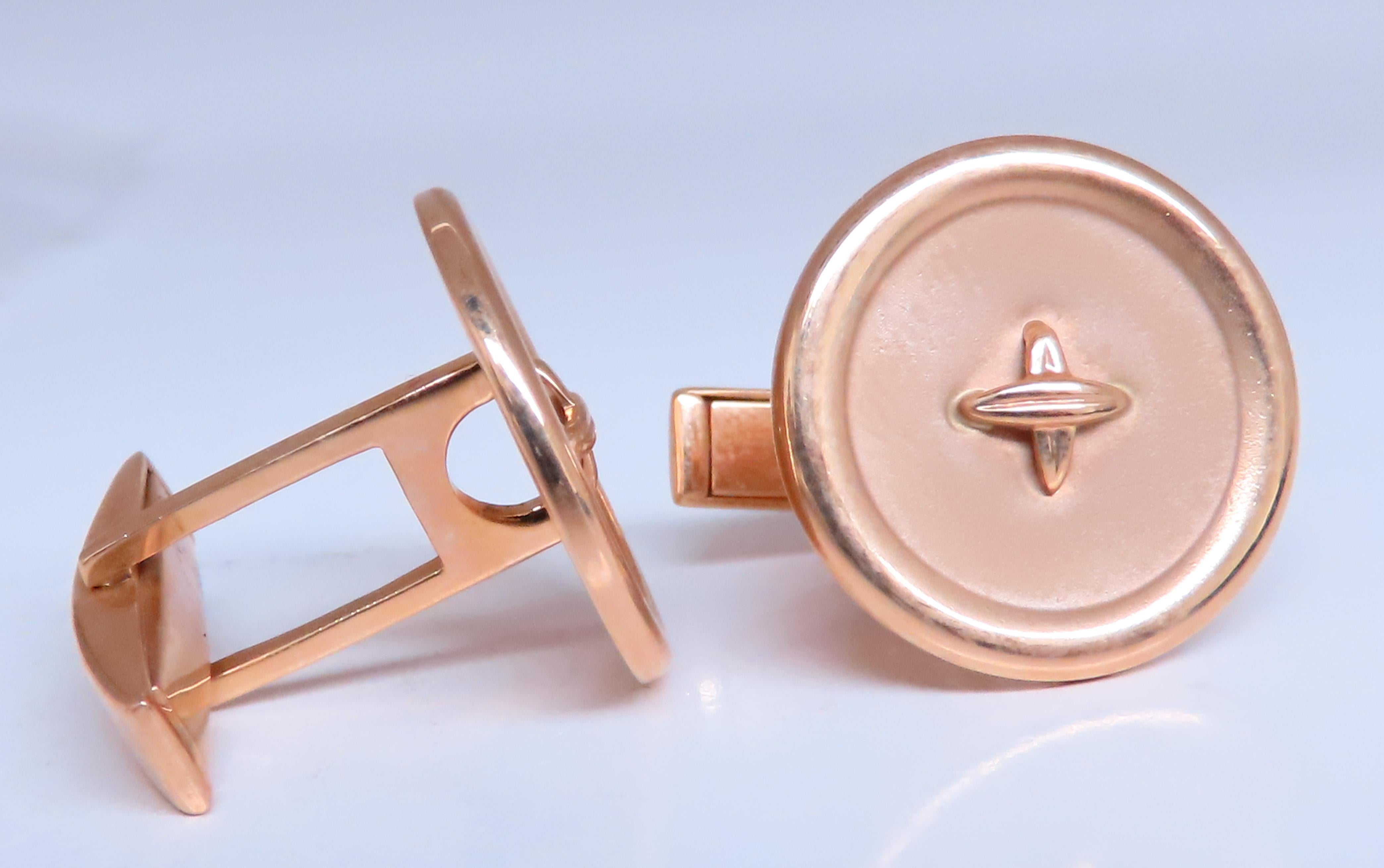 3D-Knopf-Manschettenknöpfe 
8 mm breit 
14.7 Gramm 
14kt Gelbgold