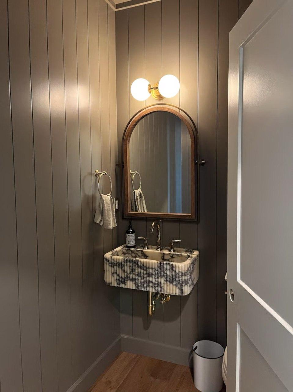 Calacatta Viola marble sinks are crafted from high-quality, Italy-sourced natural stone. Due to the natural formation process of the marble, each piece features a unique veining pattern, color tone, and visual variation. These natural