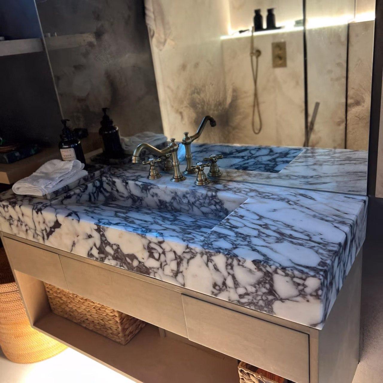 Turkish Solid Calacatta Viola Marble Sibk - Handmade Wall Mounted Viola Sink For Sale