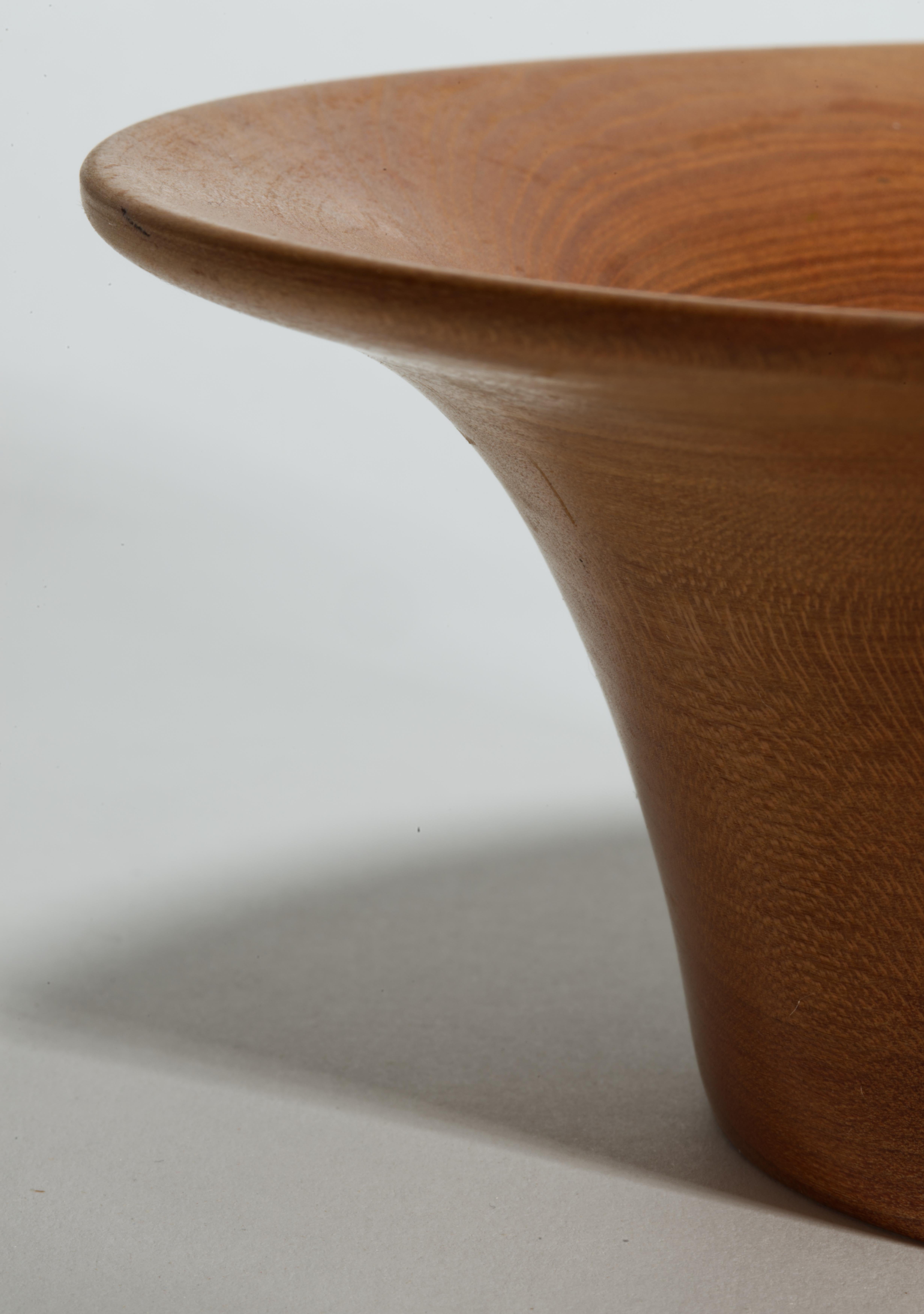 Solid Carved Korina Wood Bowl, American Studio Craft Vessel In Good Condition For Sale In Clifton Springs, NY