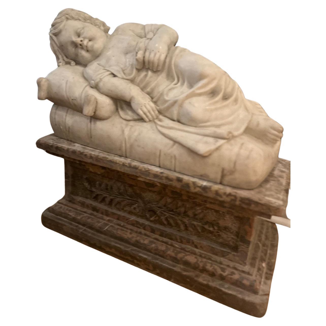 Estatua de mármol al estilo de François Duquesnoy.  Disponemos de una estatua similar de 