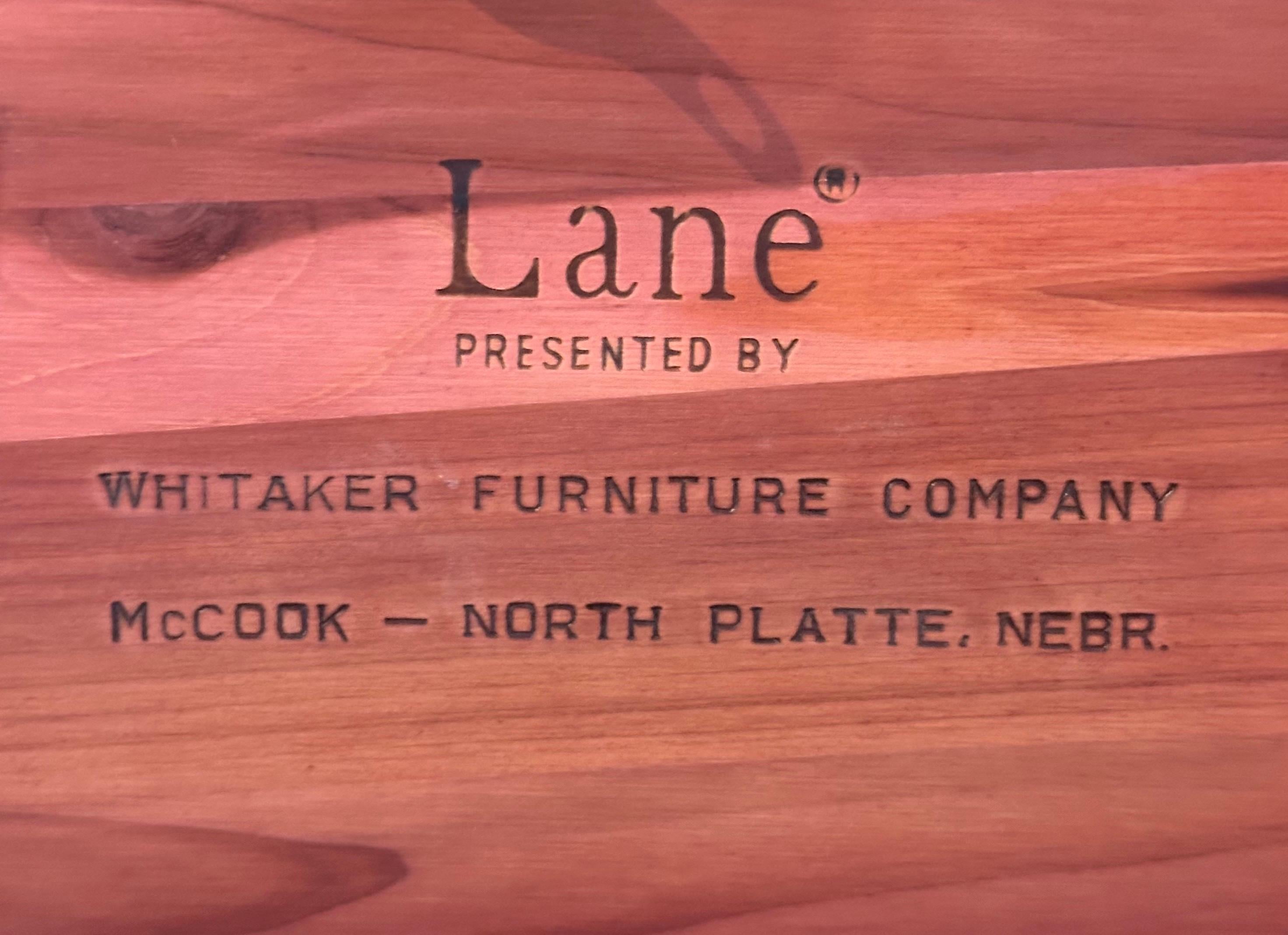 Caja de baratijas con tapa de cedro macizo by Lane Furniture en venta 5