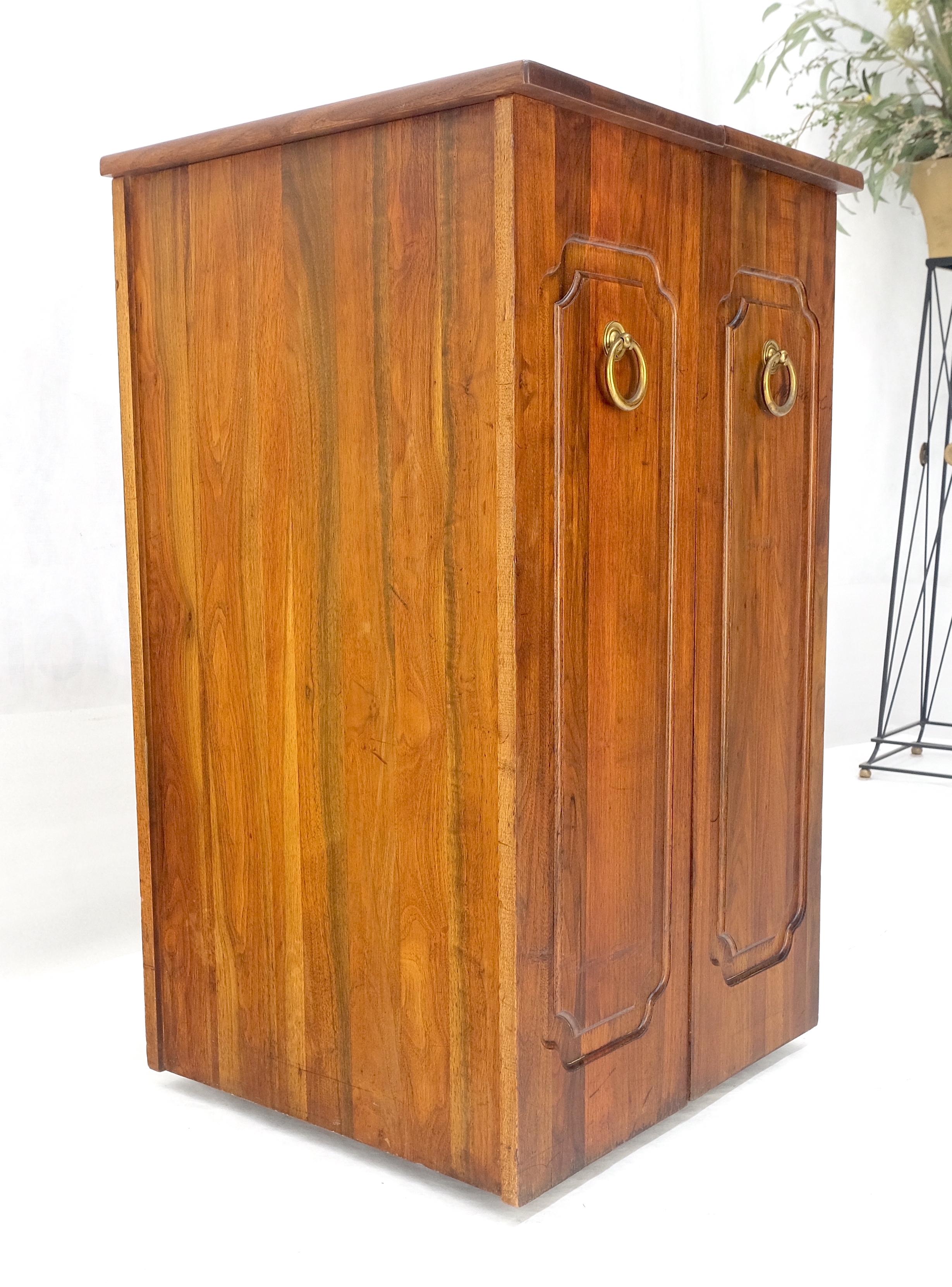 Solid Cherry & Brass Wooton Style Folding Box Shape Bar Liquor Cabinet Wheels For Sale 3