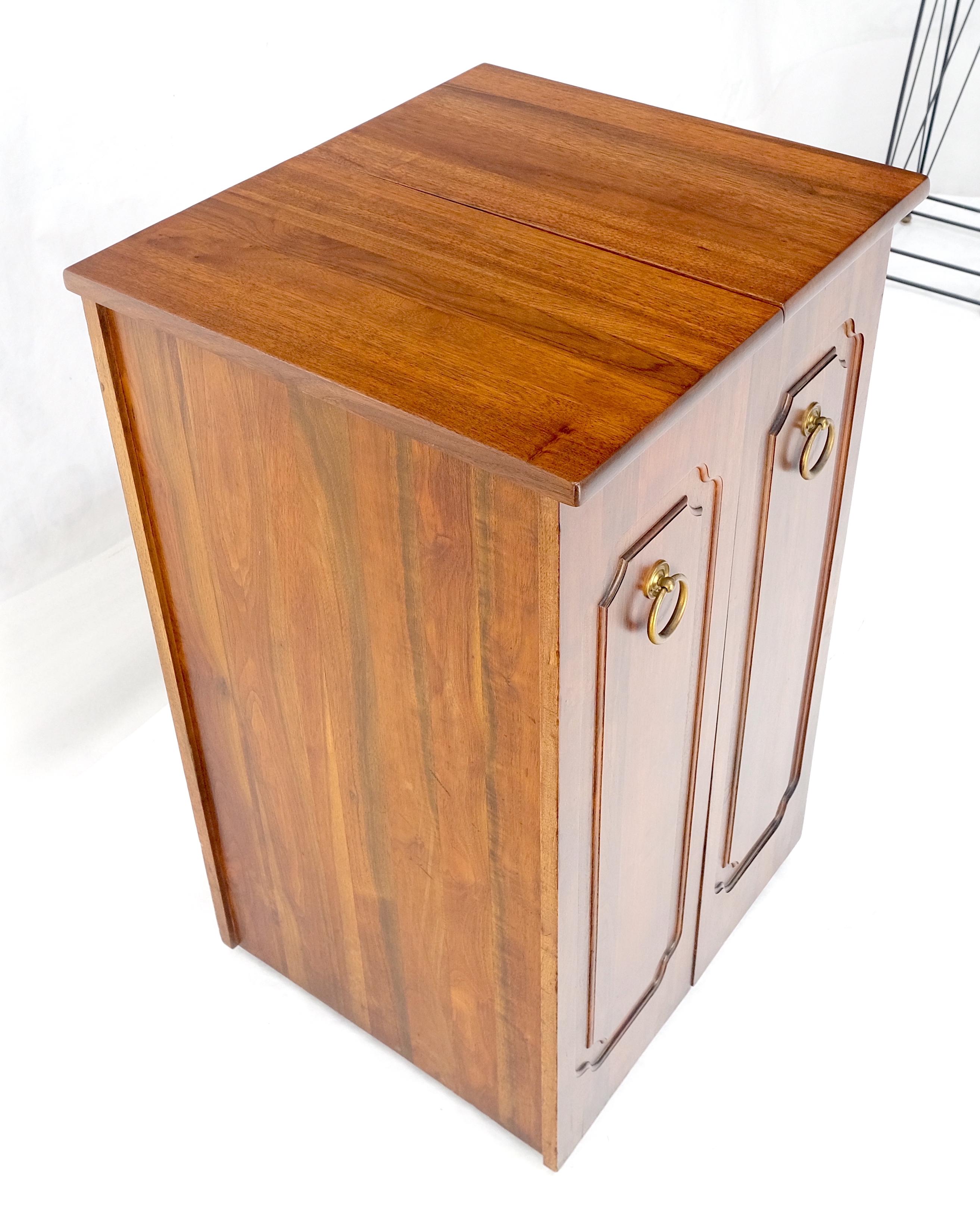 Solid Cherry & Brass Wooton Style Folding Box Shape Bar Liquor Cabinet Wheels For Sale 4