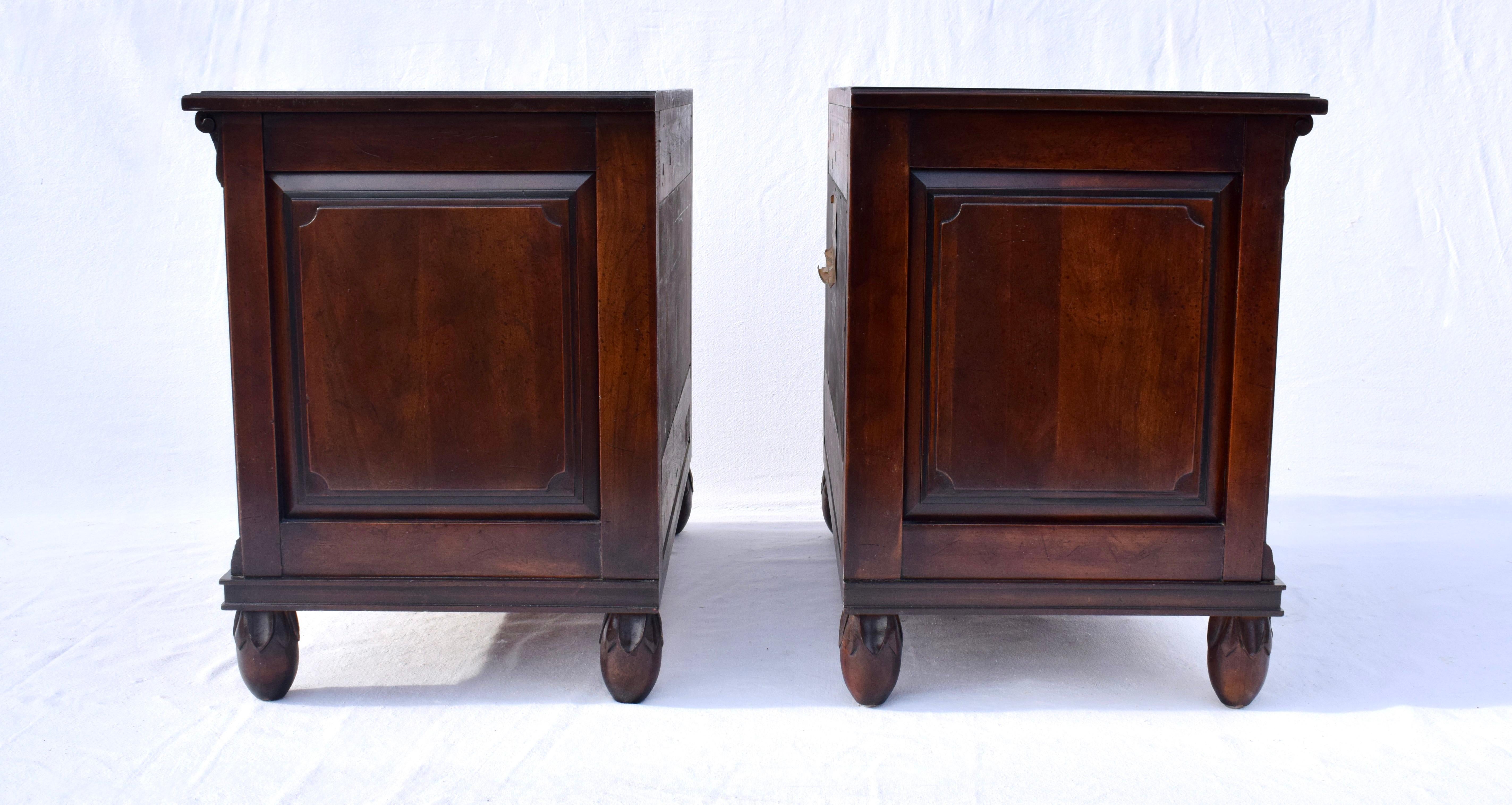 Tables de nuit en cerisier massif par Davis Cabinet Company en vente 2