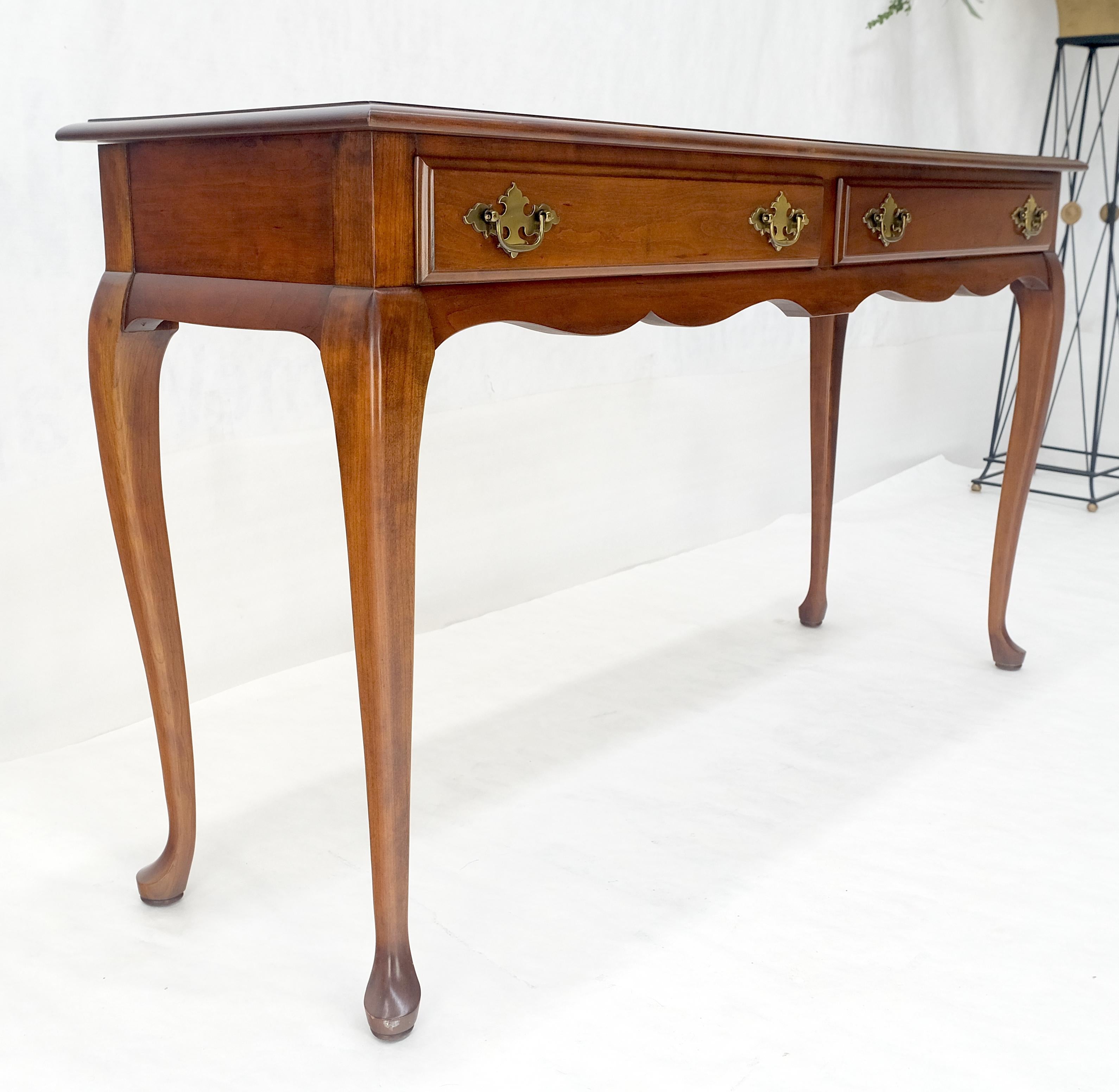 Console à deux tiroirs en cerisier massif de style A.Profiles MINT en vente 6