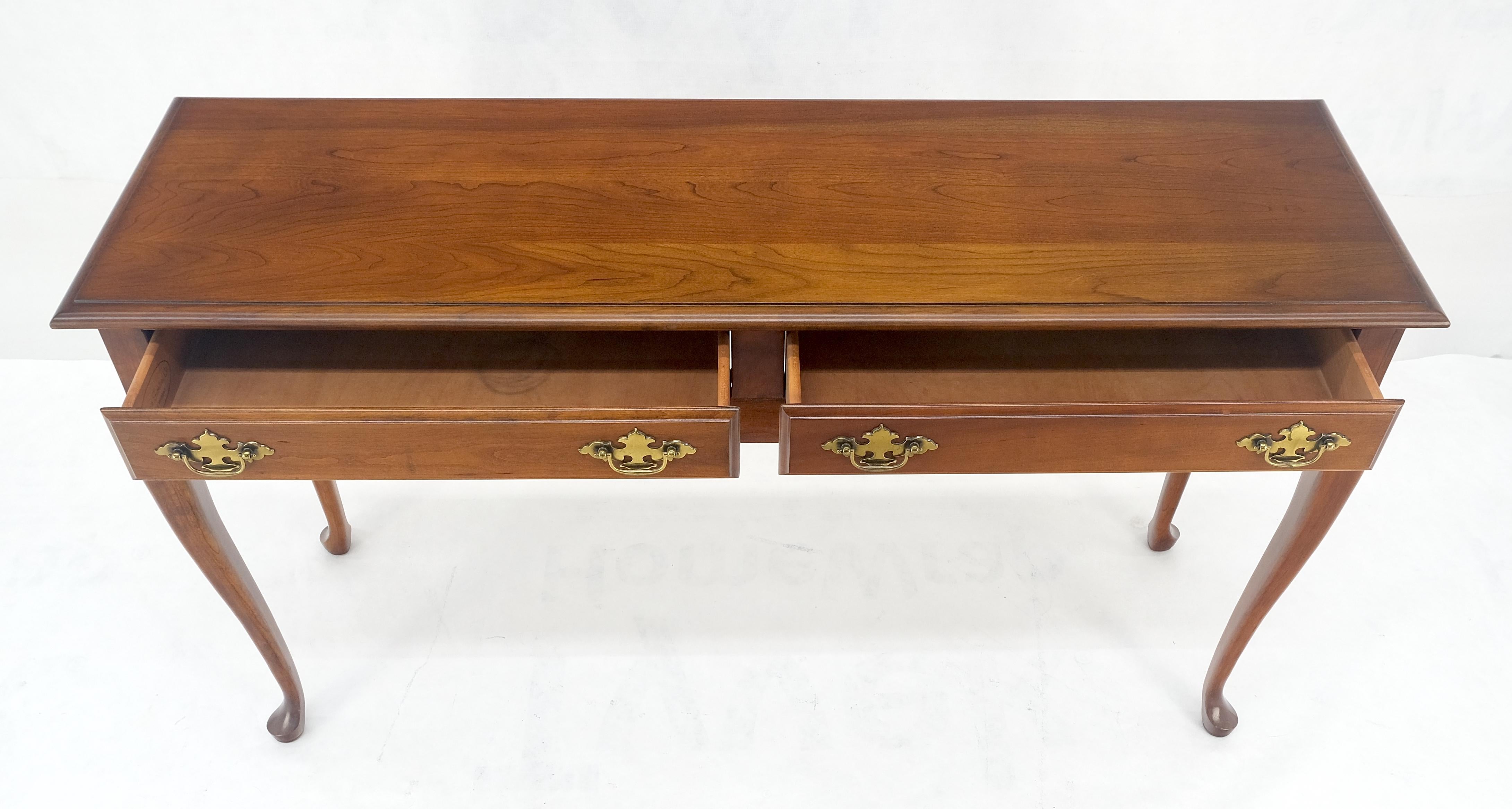 Console à deux tiroirs en cerisier massif de style A.Profiles MINT en vente 1
