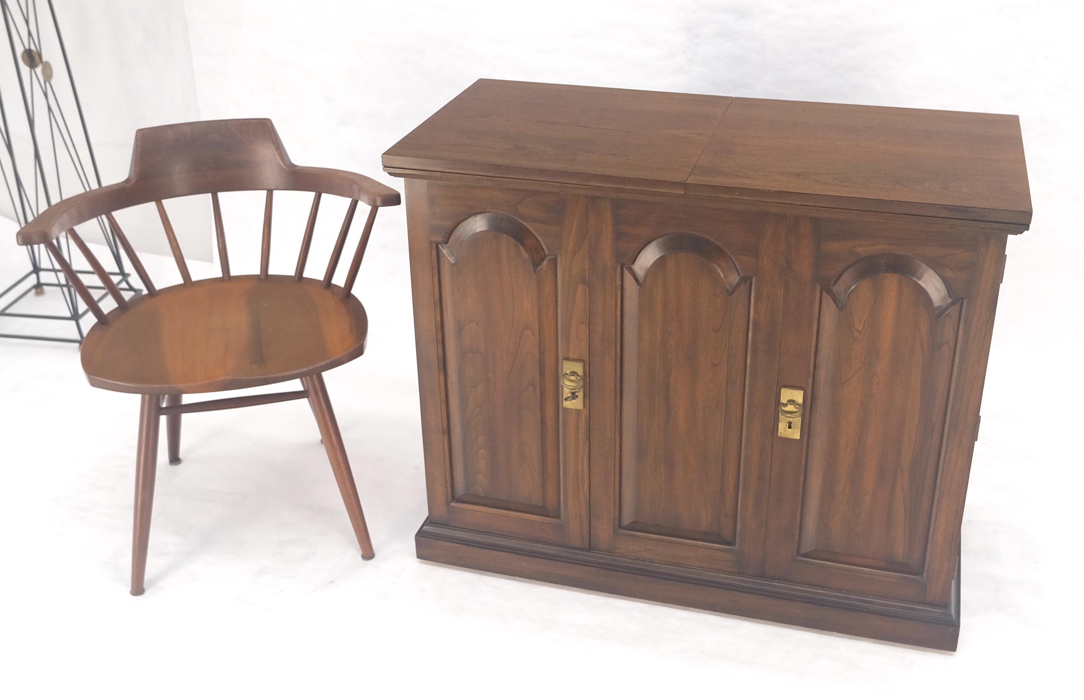 Lacquered Solid Cherry Raised Panel Doors Liquor Bar Serving Flip Top Cabinet MINT For Sale