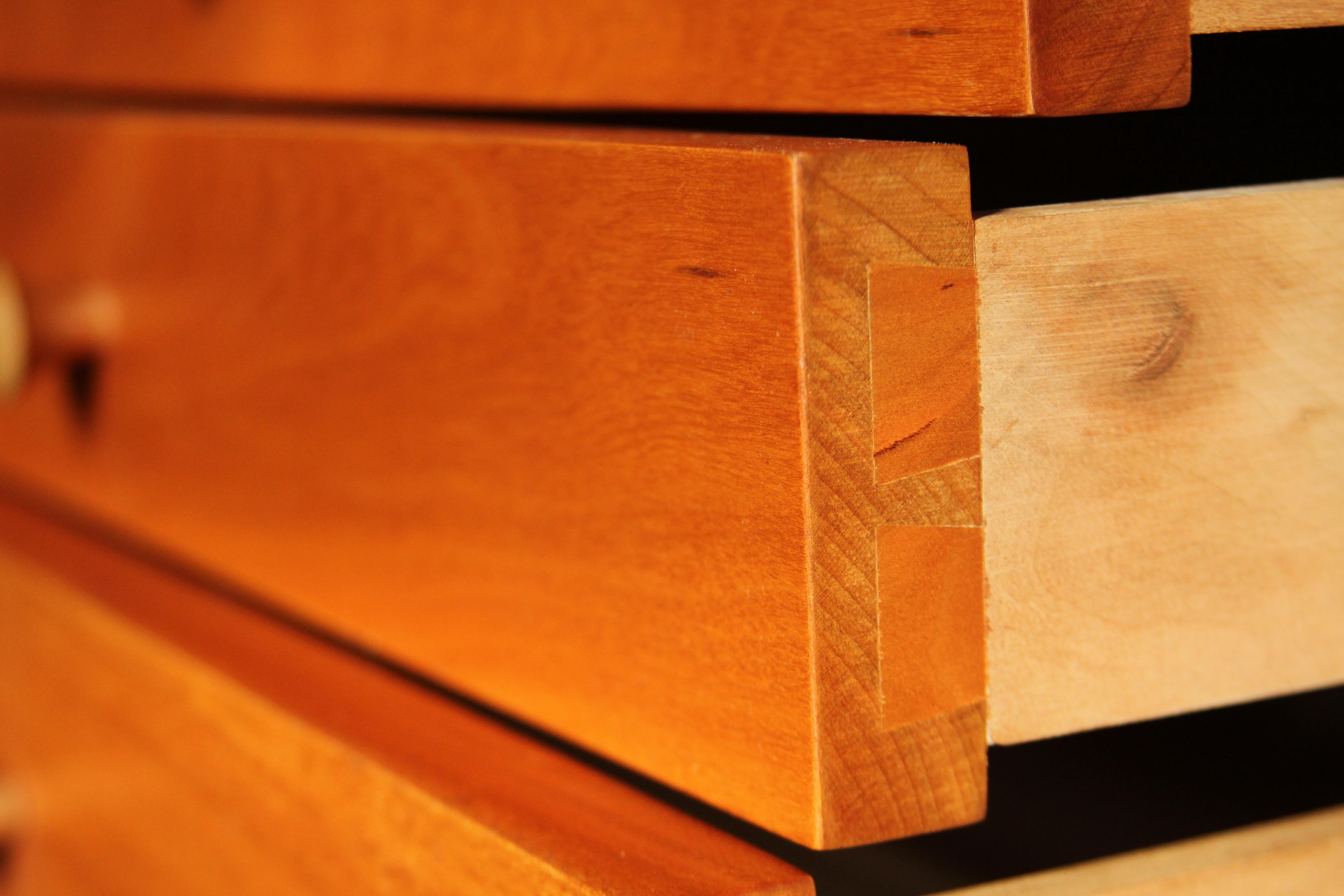 Coffre à 18 tiroirs en merisier massif de Sir Terence Conran pour Benchmark Furniture 4