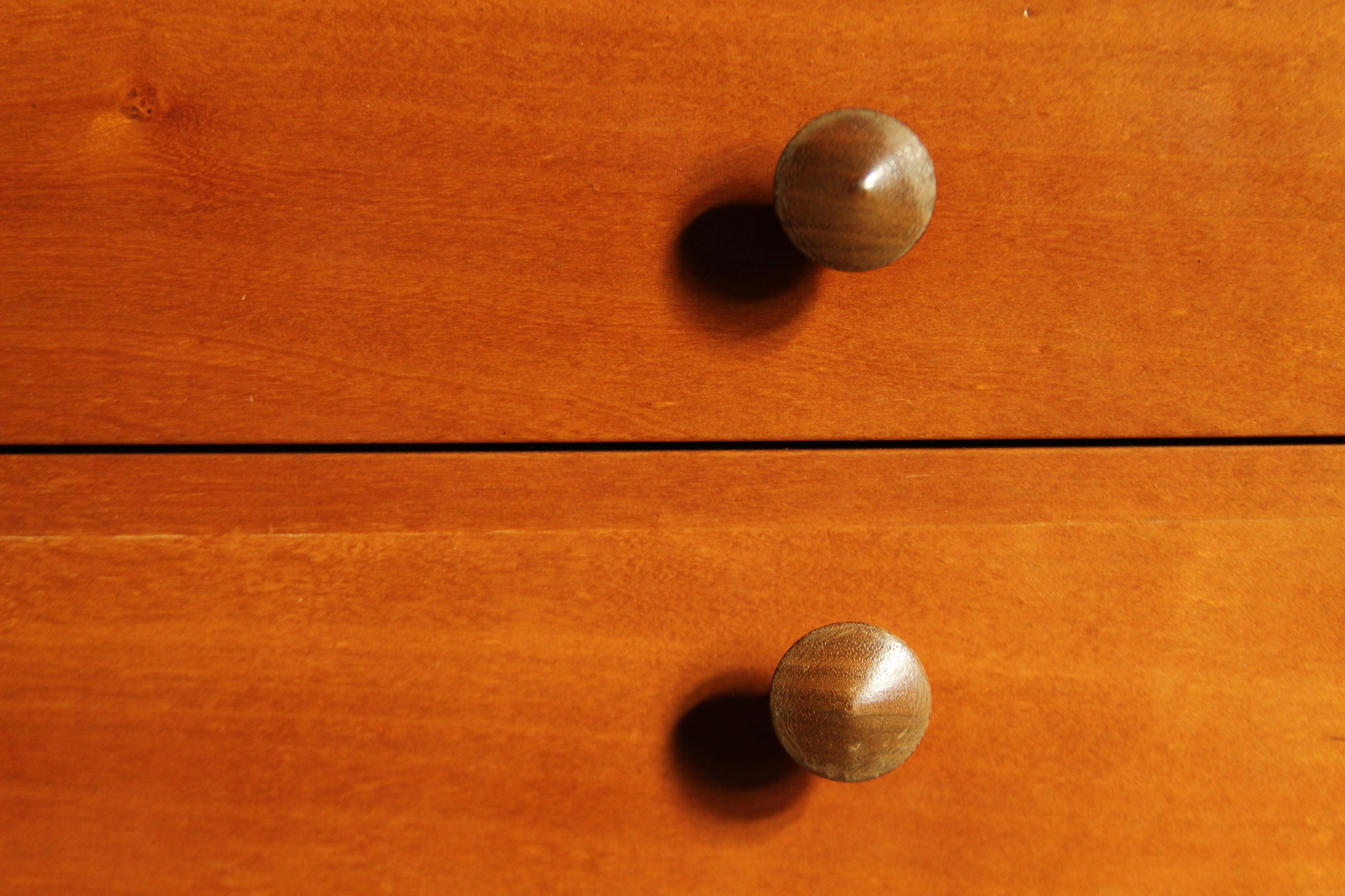 XXIe siècle et contemporain Coffre à 18 tiroirs en merisier massif de Sir Terence Conran pour Benchmark Furniture