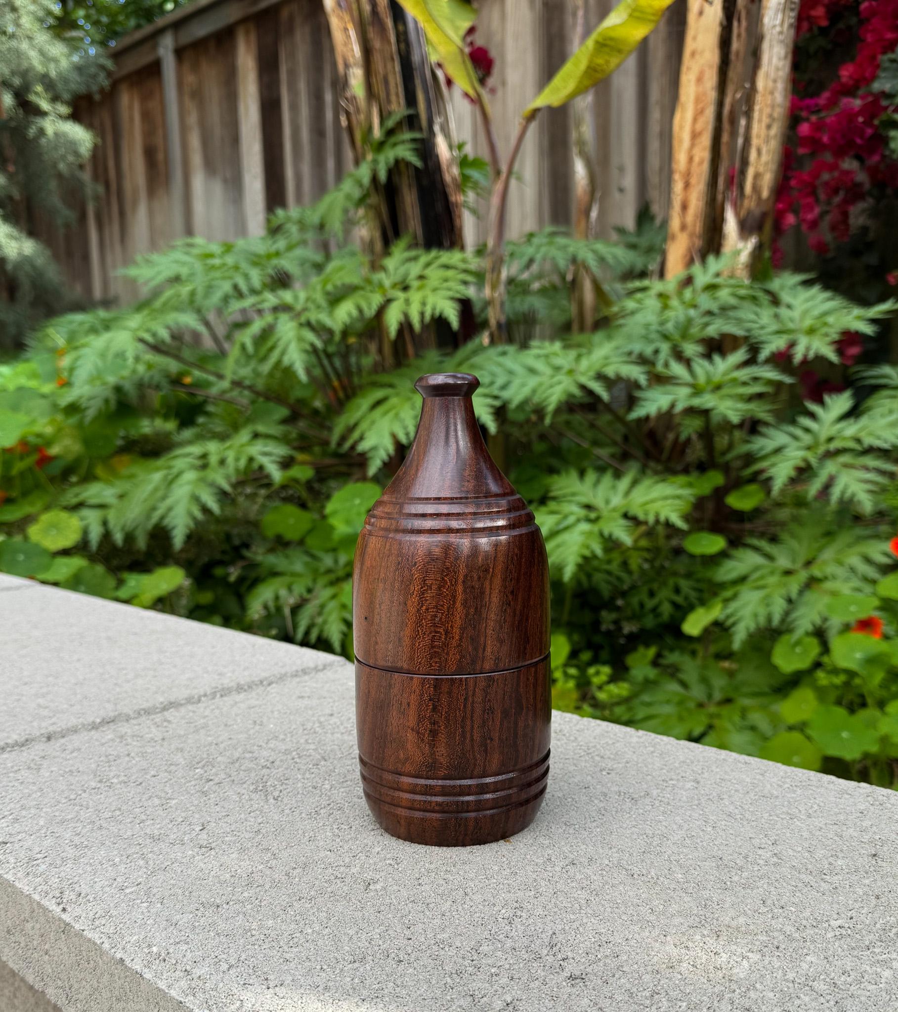 Solid Cocobolo Lidded Box, 20th Century For Sale 4