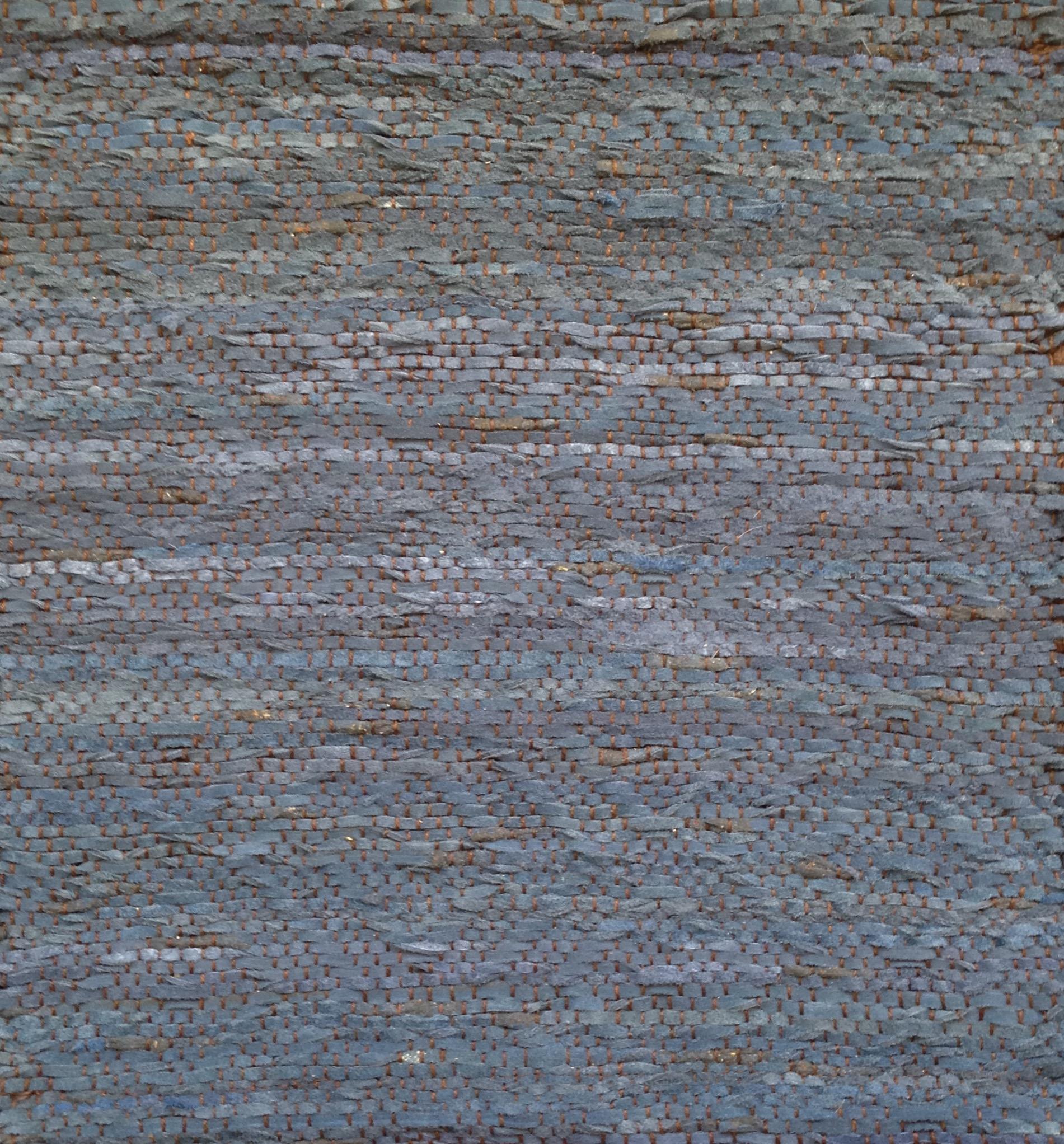 Moderner Flachgewebter handgewebter Teppich aus massivem Denim-blauem Wildleder im Zustand „Neu“ in New York, NY