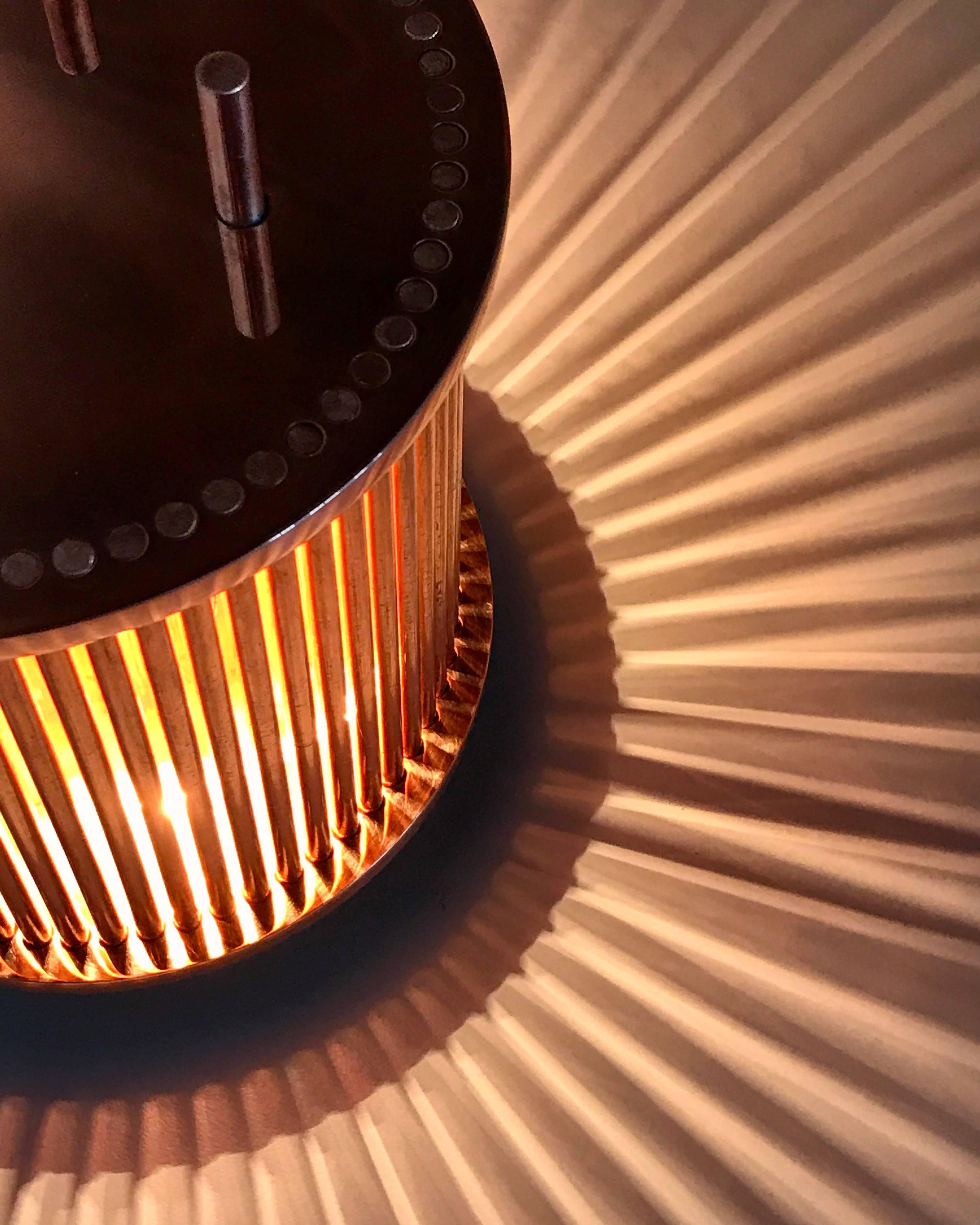 Poli Lampe de table en cuivre massif en vente
