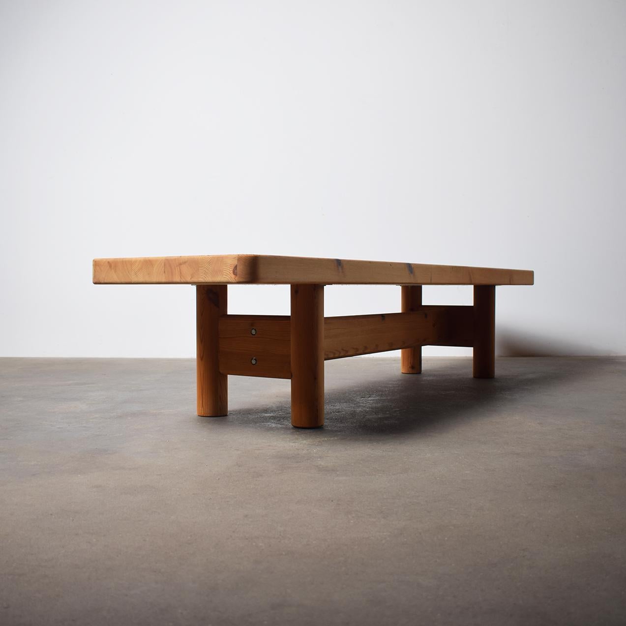 Banc danois en pin massif par les architectes Friis & Moltke Nielsen, 1978 Bon état - En vente à ECHT, NL