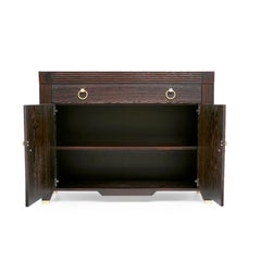Credenza moderna rustica in legno marrone con inserti in ottone