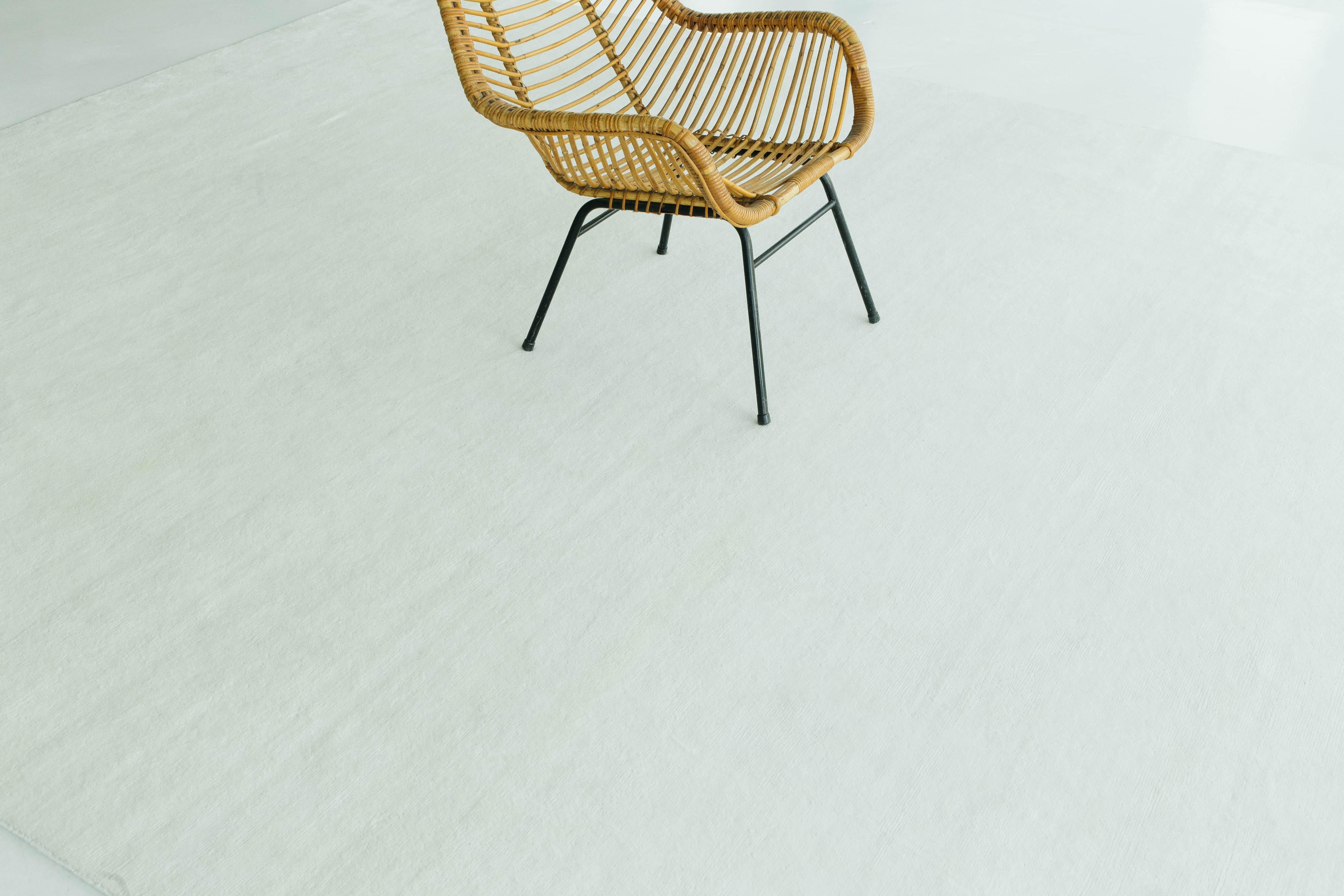 Indiano Tappeto in seta di bambù dal design solido Dara di Mehraban Rugs in vendita