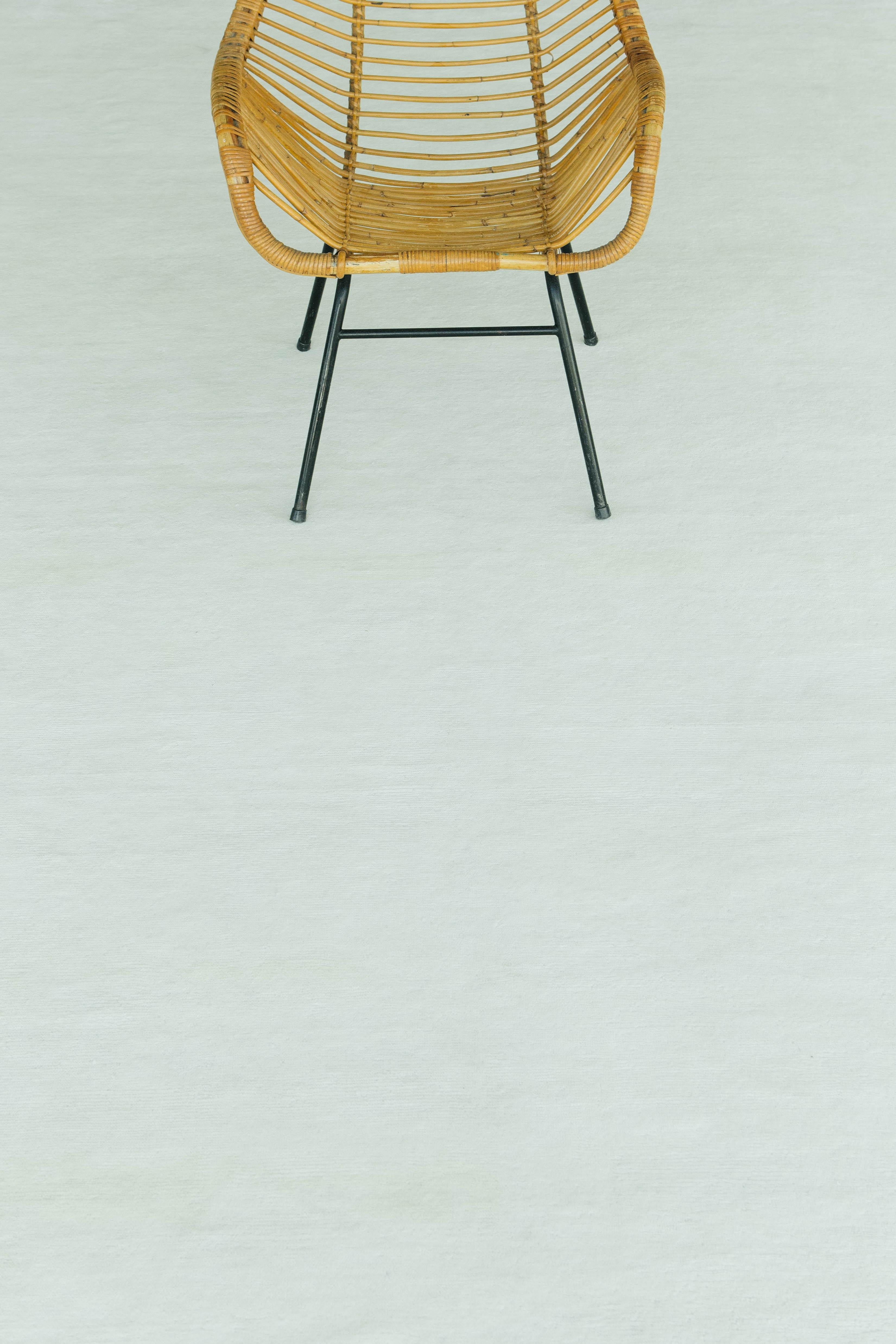 Seta Tappeto in seta di bambù dal design solido Dara di Mehraban Rugs in vendita