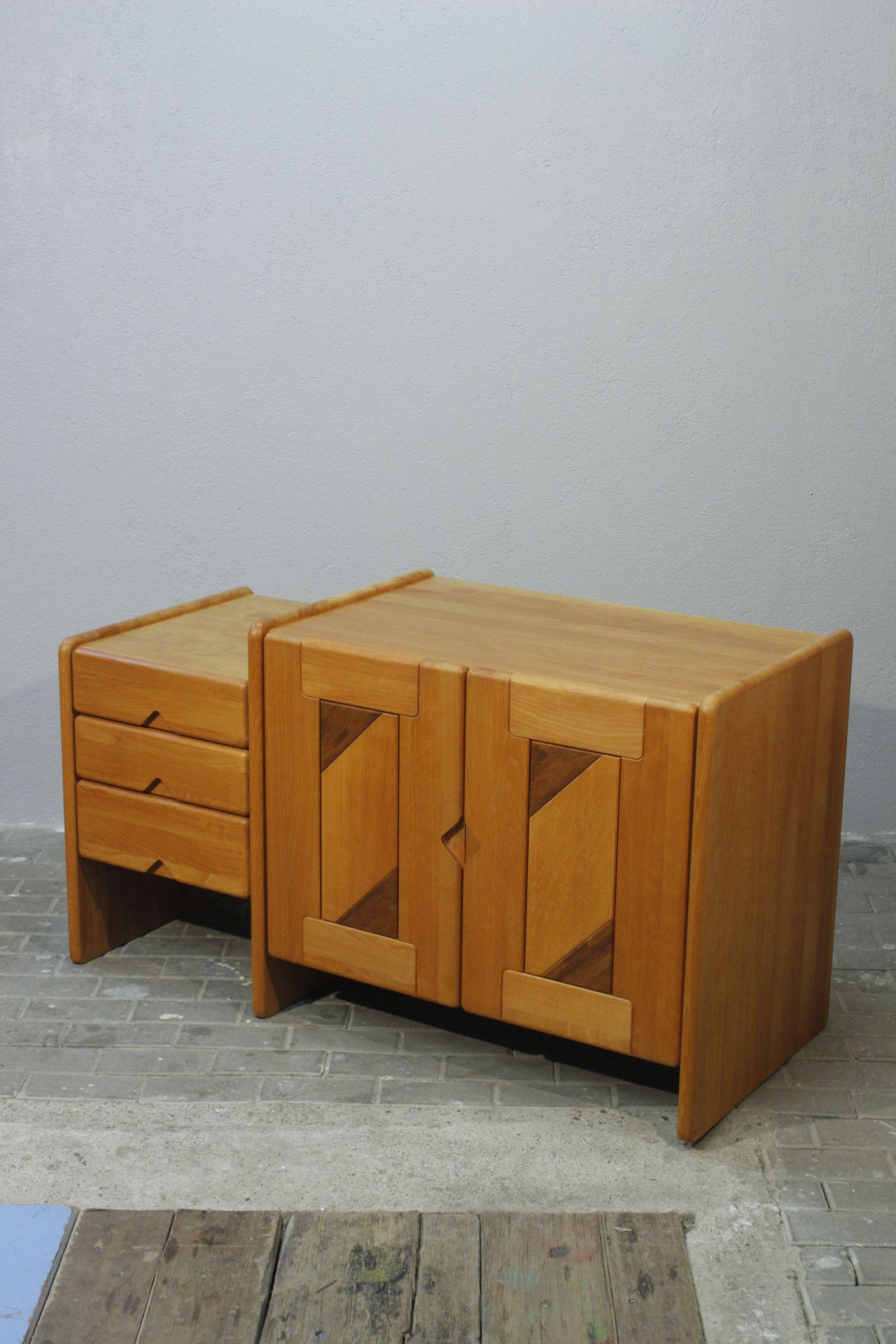 Two-piece base unit from the Fagus series, designed by Søren Nissen & Ebbe Gehl for the Seltz cabinetmaker in the early 90s, entirely in solid elm.

Fagus furniture is modular, so you can add as many elements as you like. 

All in very good