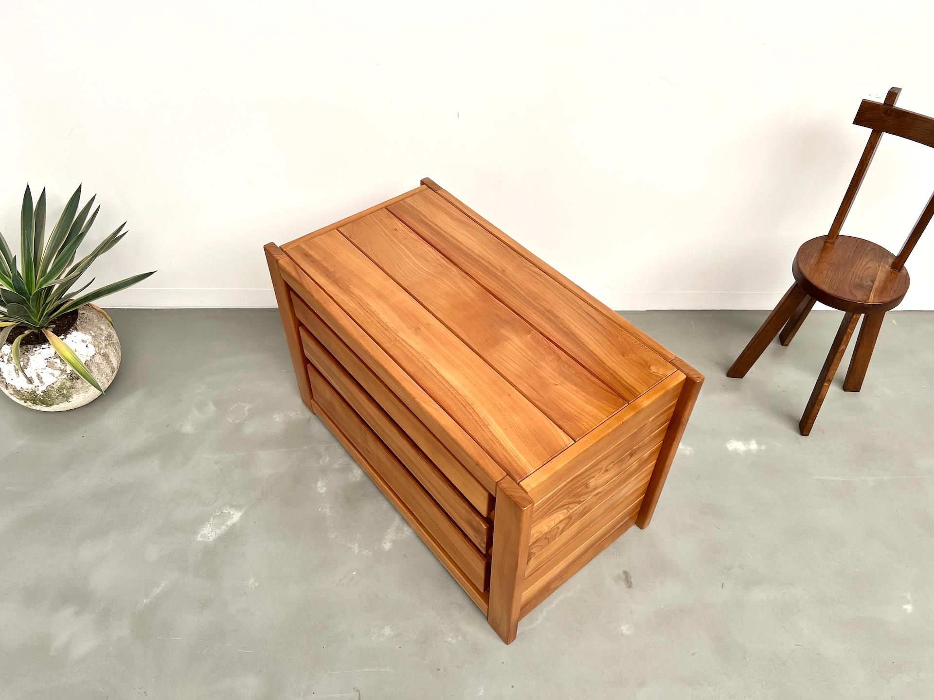 Solid elm chest of drawers by Maison Regain – circa 1970  Maison Lecan presents For Sale 10