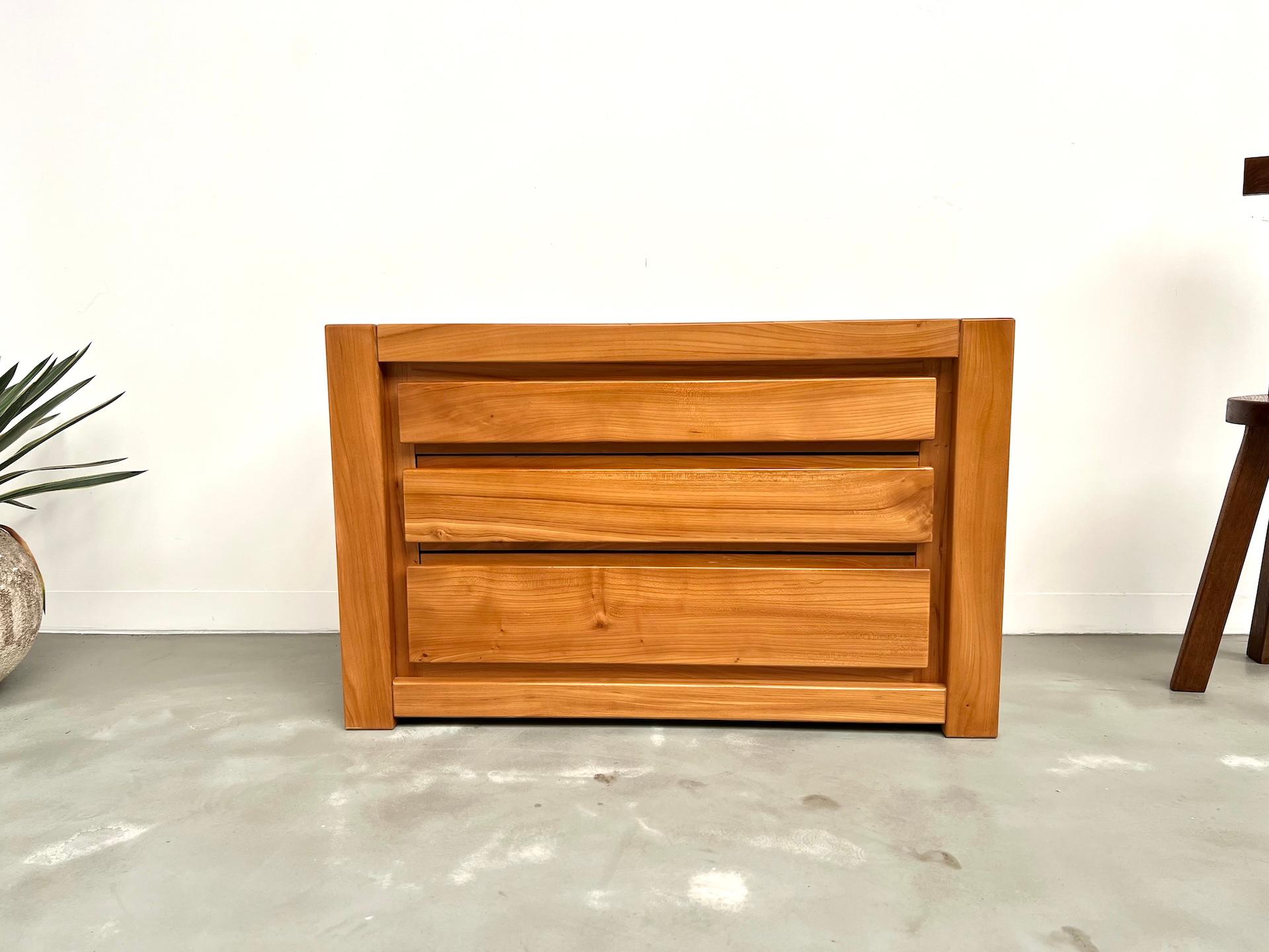 French Solid elm chest of drawers by Maison Regain – circa 1970  Maison Lecan presents For Sale