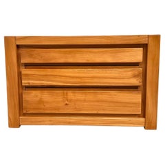 Commodes and Chests of Drawers