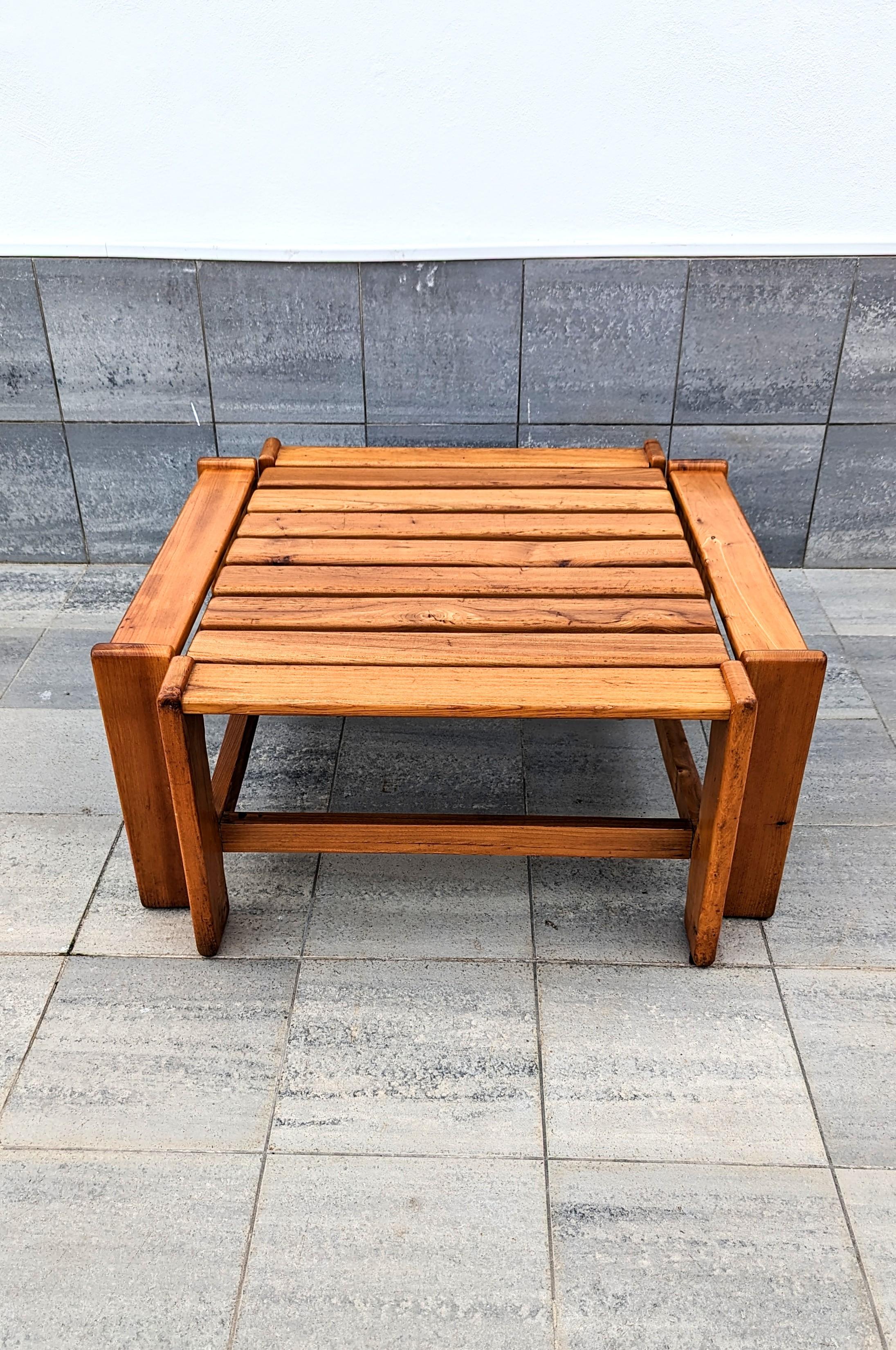 Solid Elm Coffee Table by Maison Regain France 1970s For Sale 2