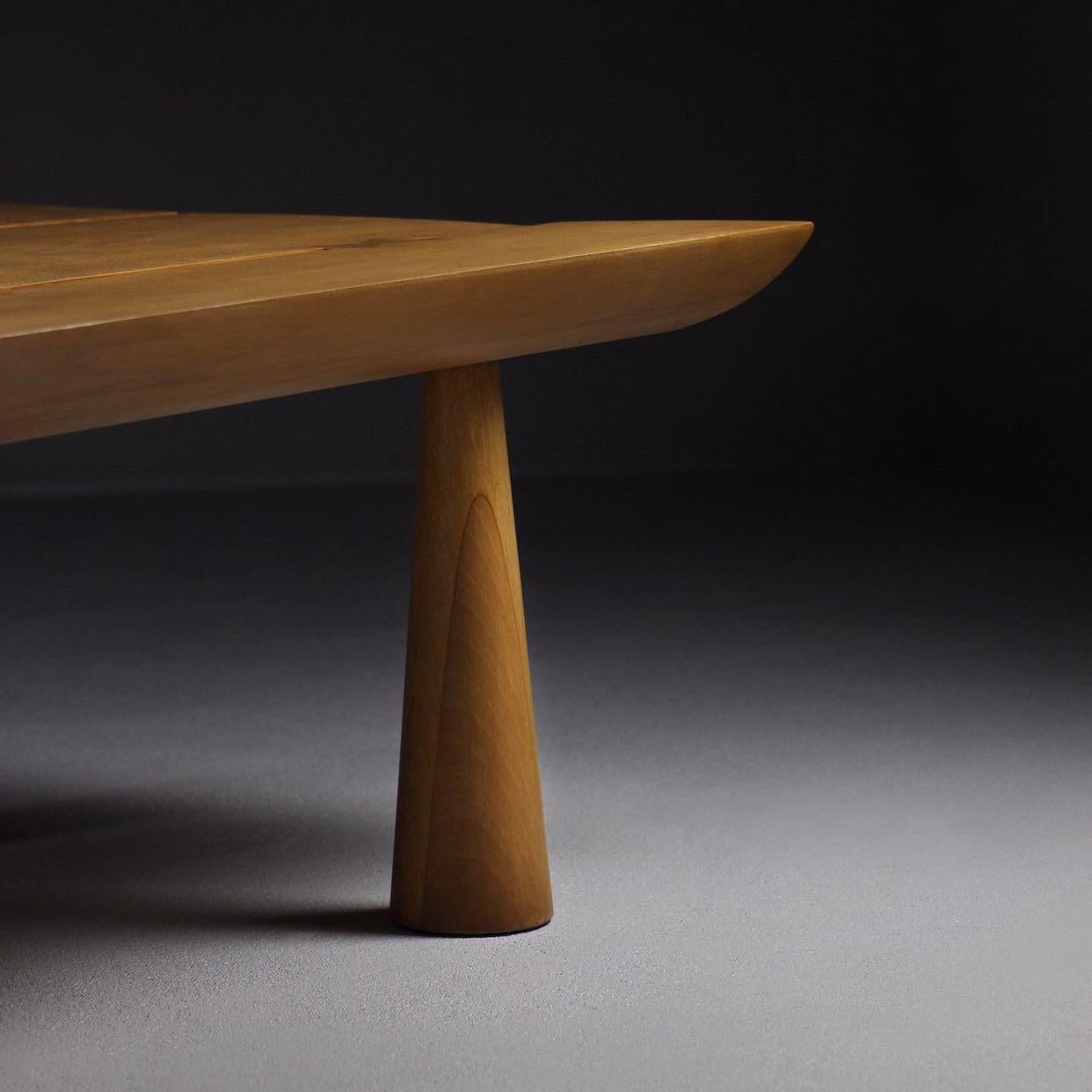 Couchtisch aus massiver Ulme, italienisches Werk aus den 70er/80er Jahren. im Zustand „Gut“ im Angebot in ROUEN, FR