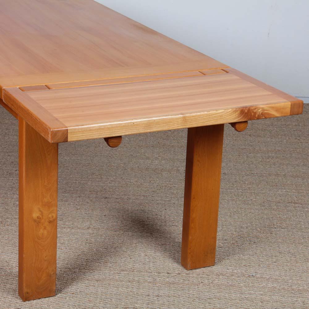 Solid elm dining table for Maison Regain, 1980 For Sale 1