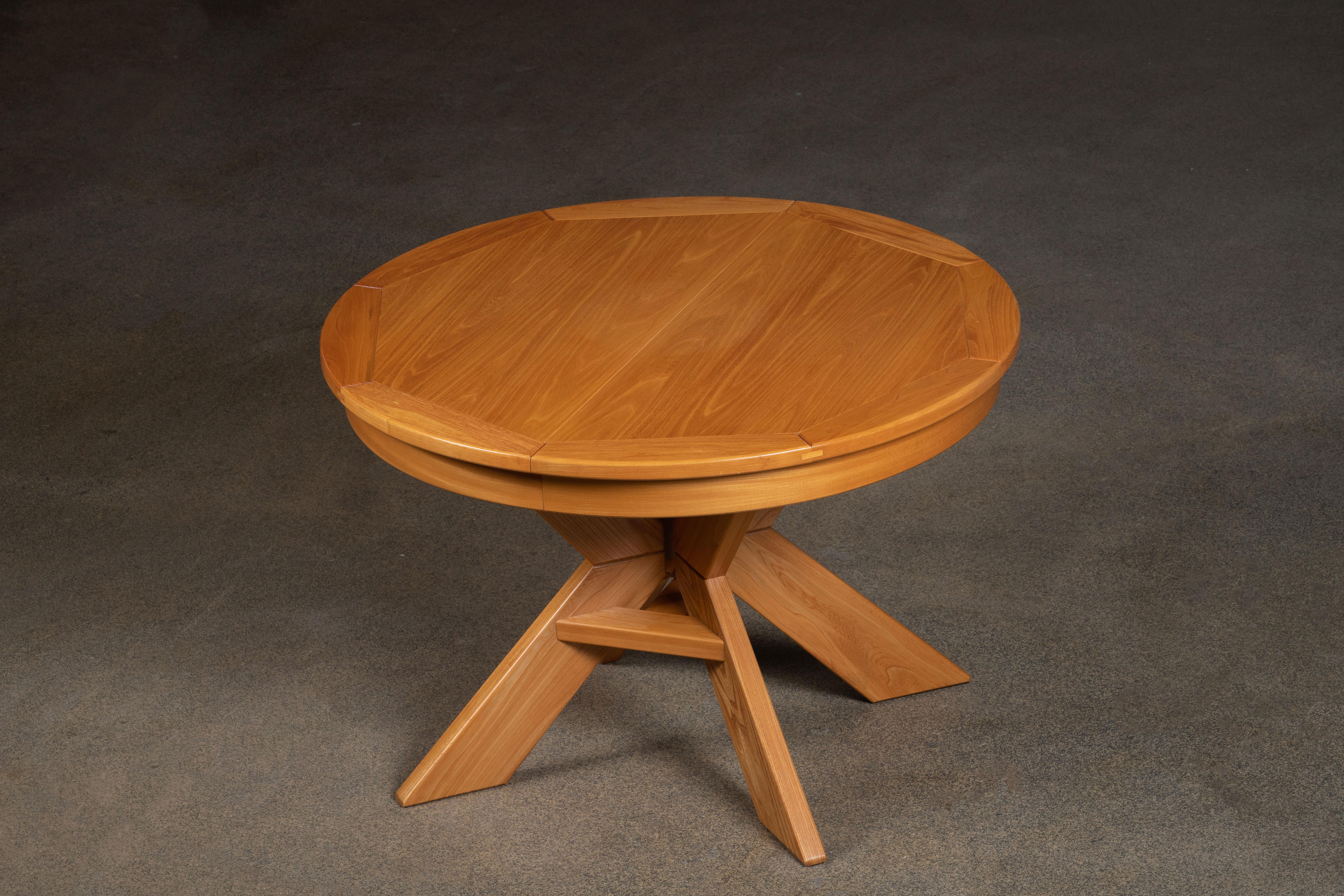Solid Elm Dining table, France, 1970 For Sale 7