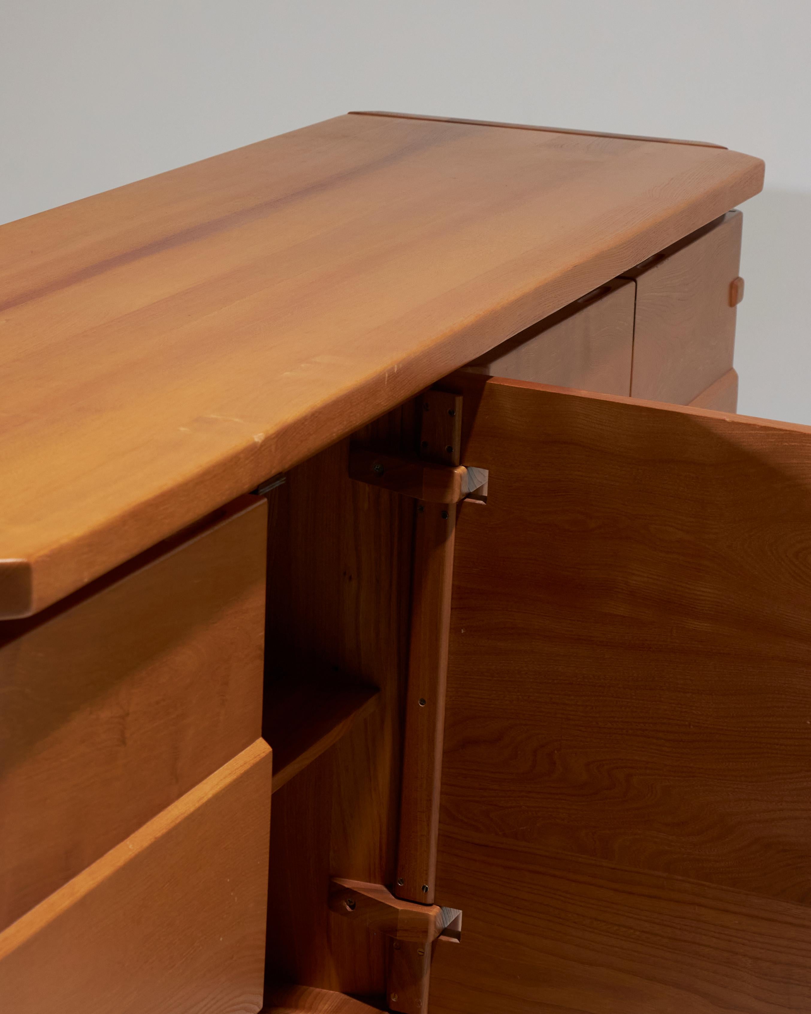 Solid Elm Sideboard, 1970s For Sale 11