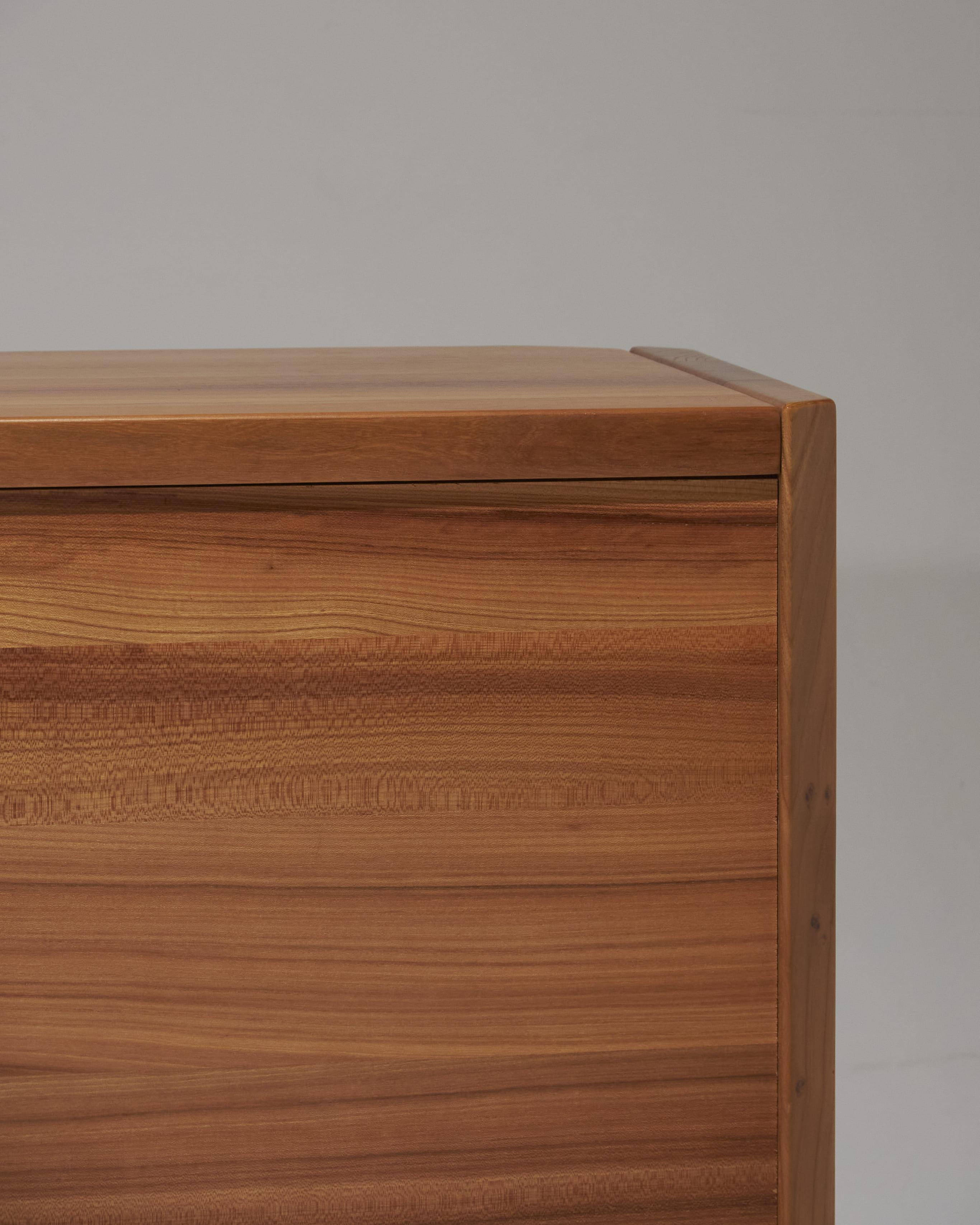 Solid Elm Sideboard, 1970s For Sale 3