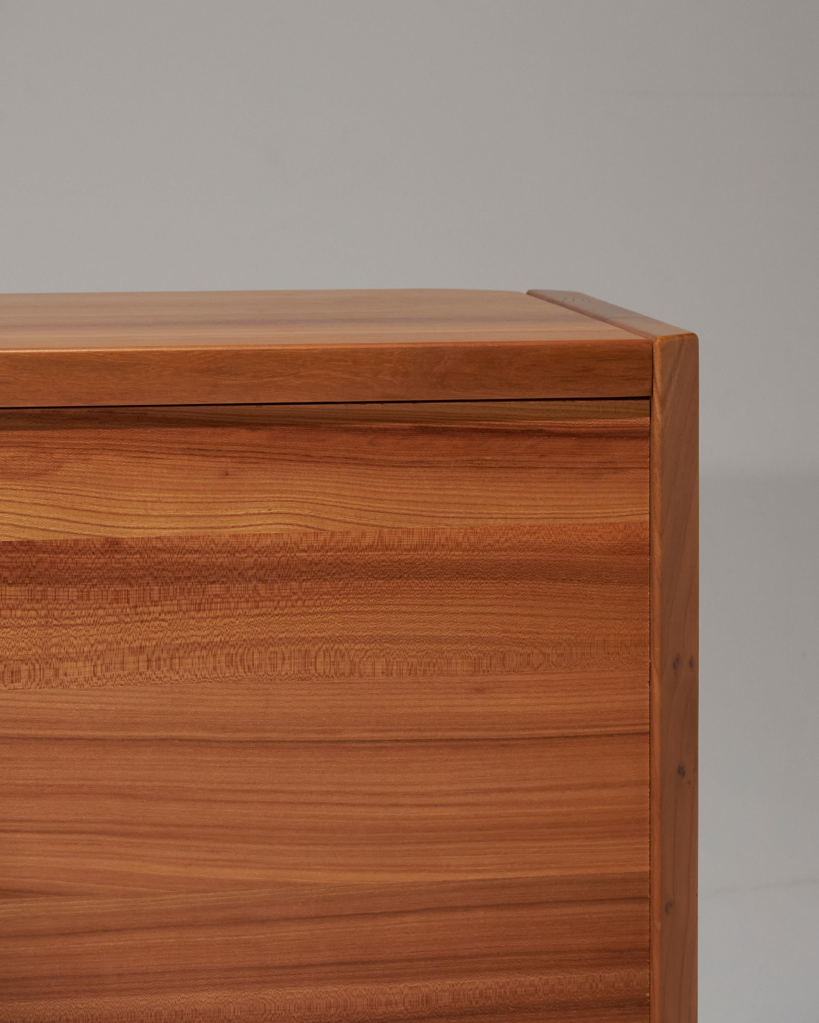 Solid Elm Sideboard, 1970s For Sale 4