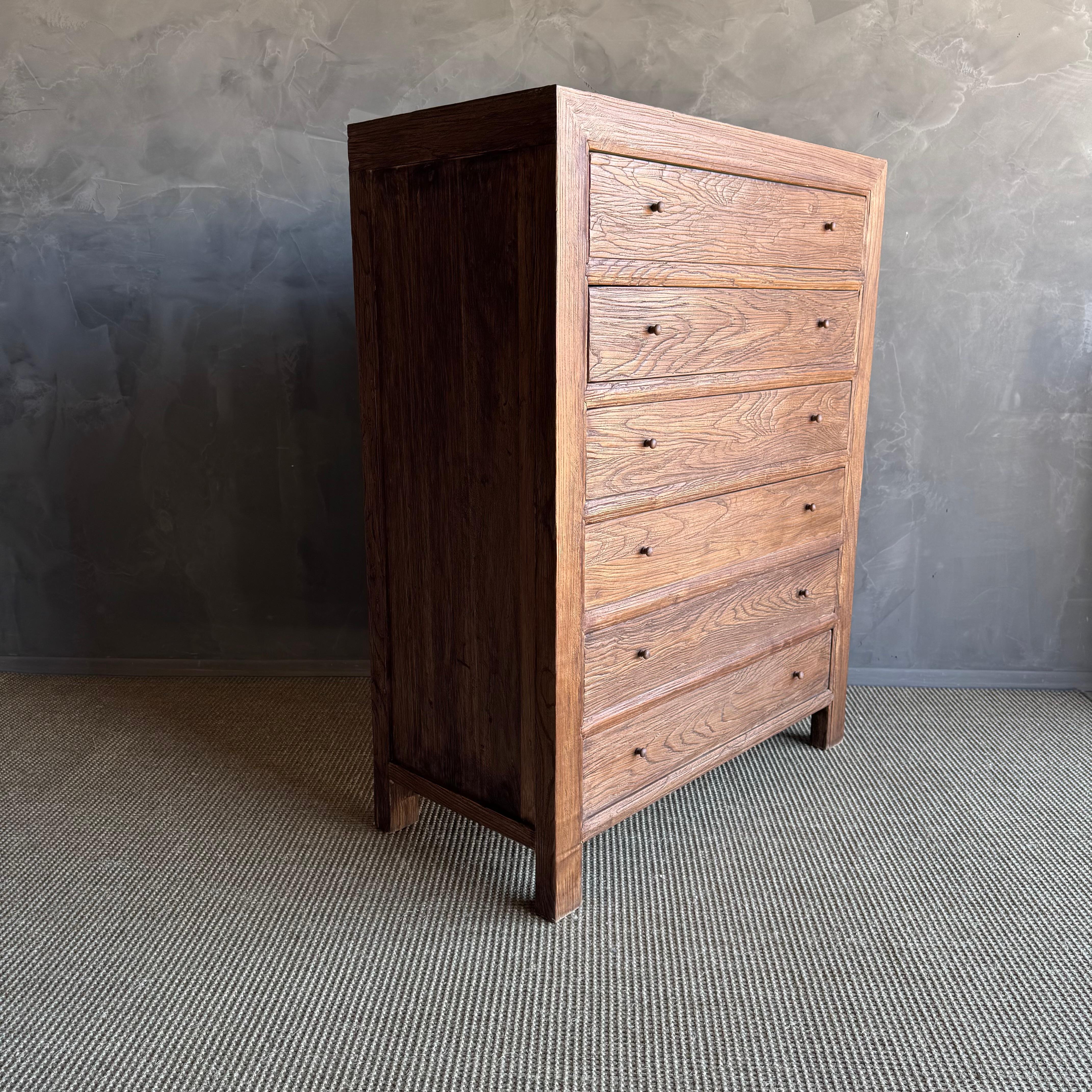 XXI secolo e contemporaneo Solid Elm Wood Tall Chest of Drawers in Walnut Finish in vendita