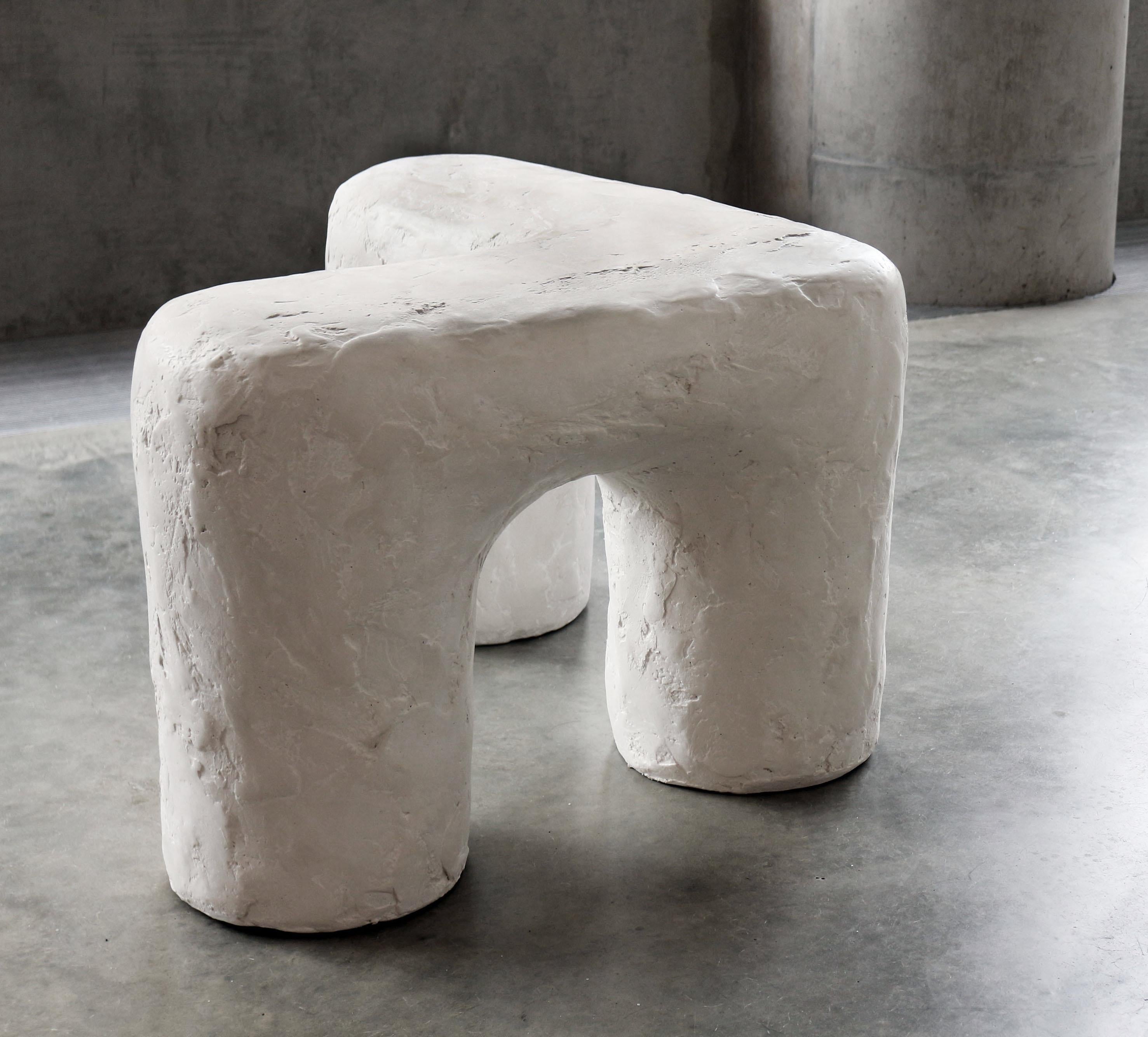 Banc à baldaquin fluide en céramique et pierre hydrostone massif Neuf - En vente à London, GB