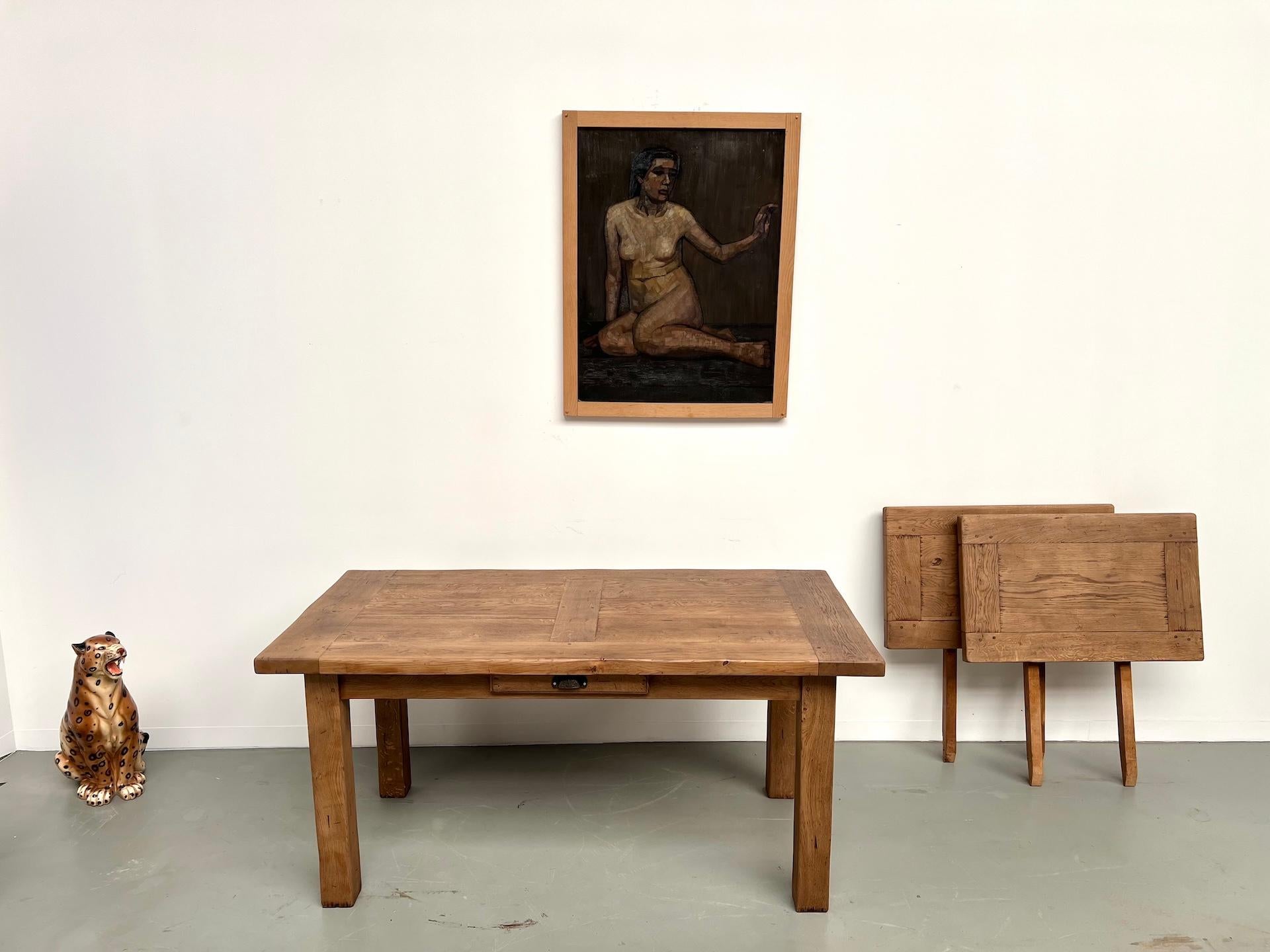 Ausziehbarer Tisch aus massiver französischer Bauernhofeiche - Frankreich, 1950er Jahre (Französische Provence) im Angebot