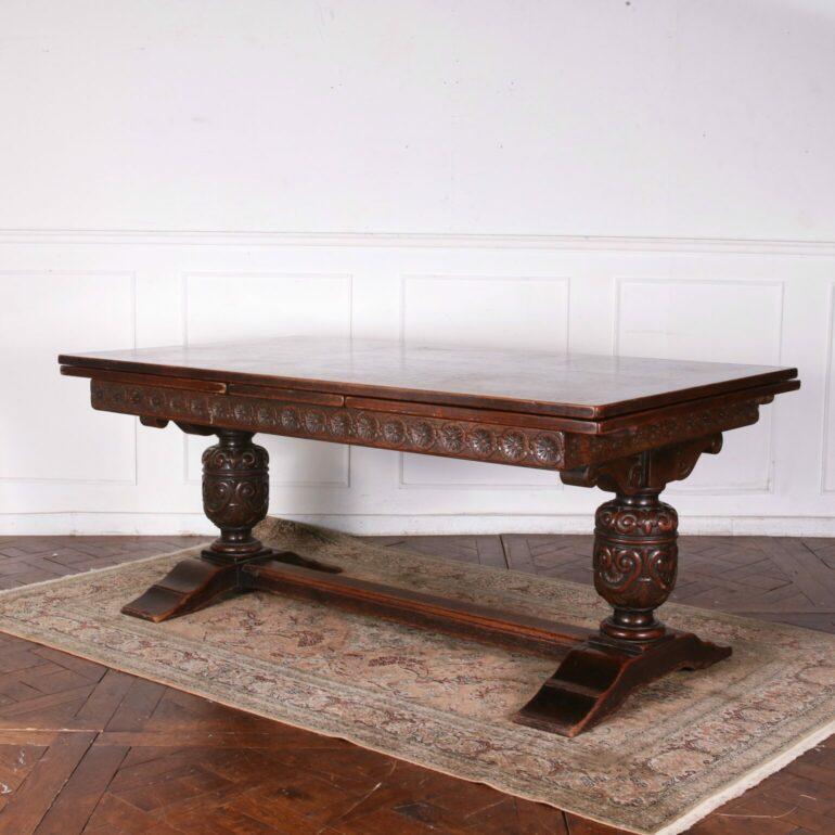 Solid French Oak Refectory Draw Leaf Dining Table In Good Condition For Sale In Vancouver, British Columbia