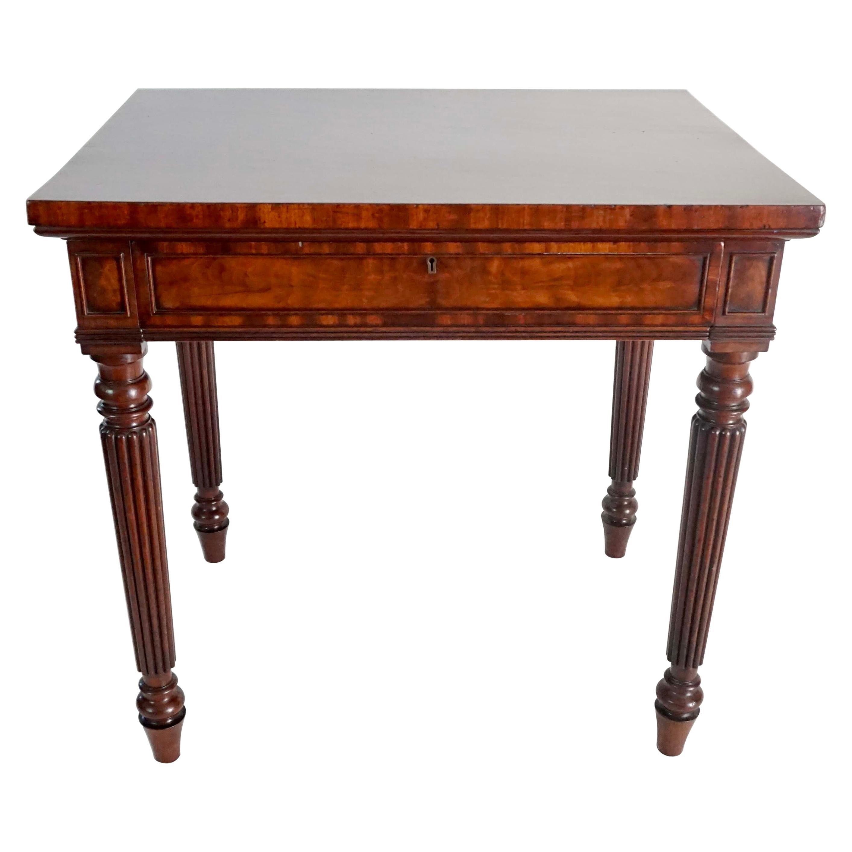 Crocodile Mahogany Side Table by Gillows of Lancaster & London, circa 1820 For Sale