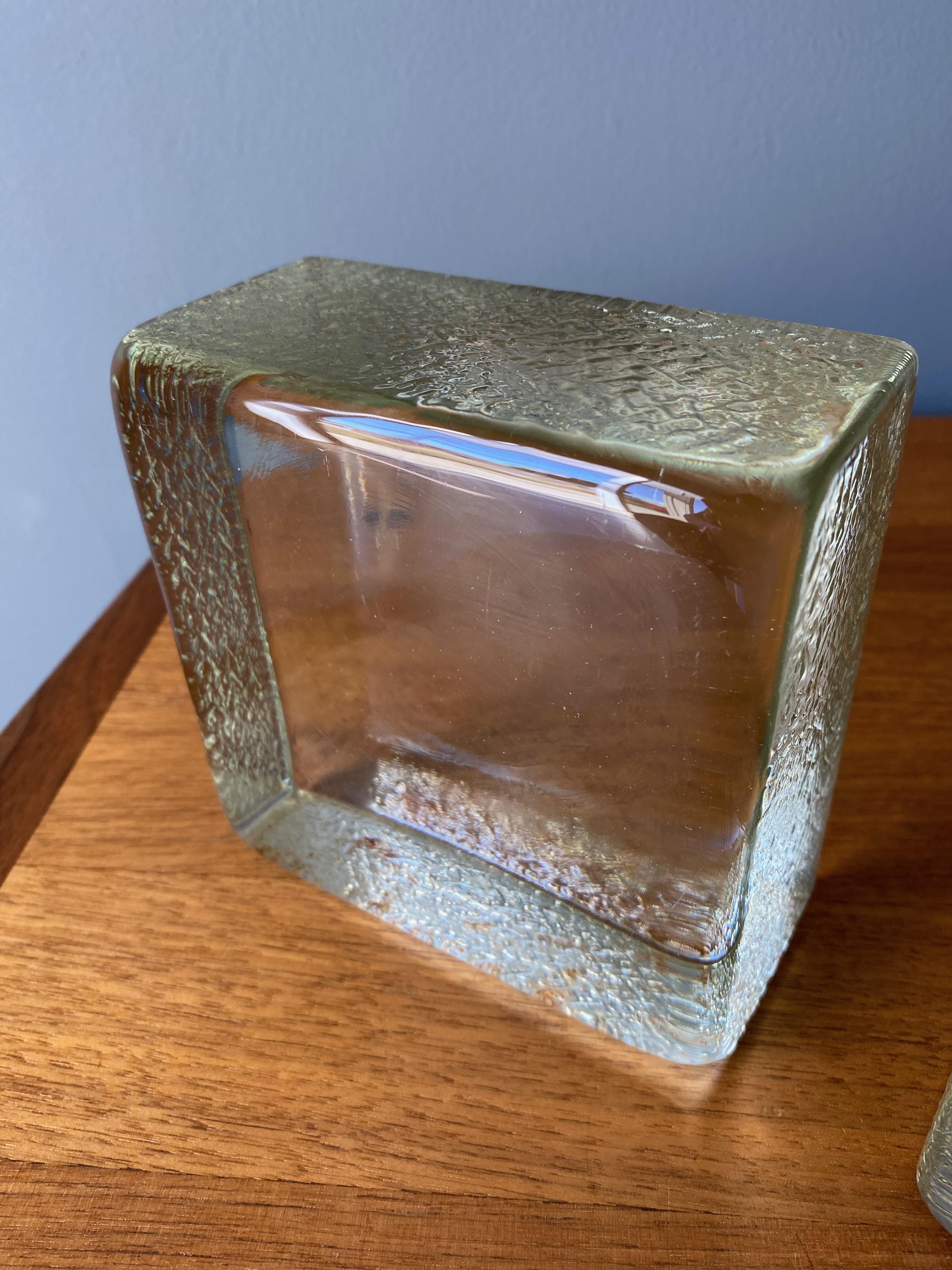 Sujetalibros de bloques de vidrio macizo By Blenko Al fuego en venta