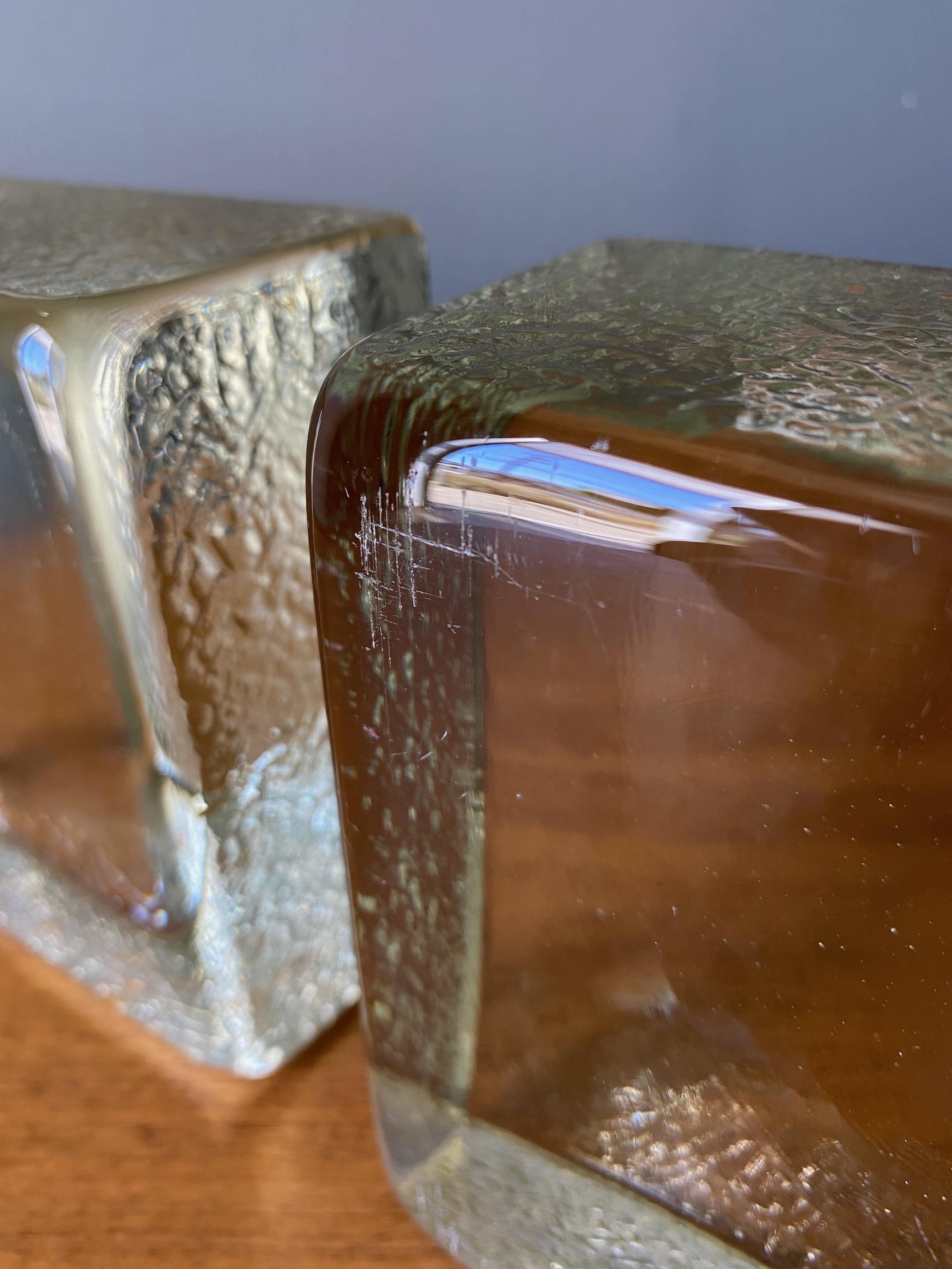 Sujetalibros de bloques de vidrio macizo By Blenko finales del siglo XX en venta