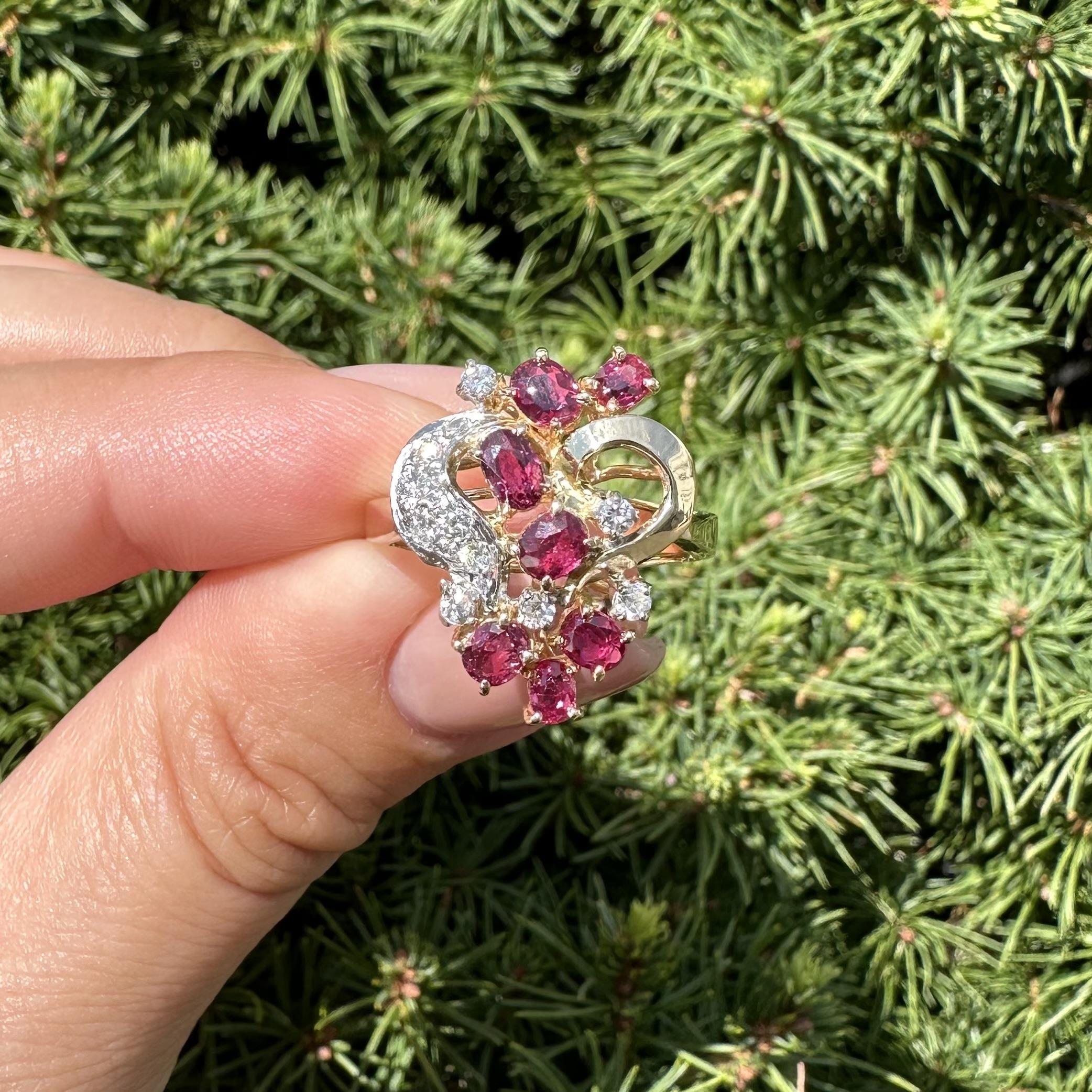 Bague en or massif 1,60ctw Oval Rich Red Ruby & Diamond Open Heart Cluster en vente 3
