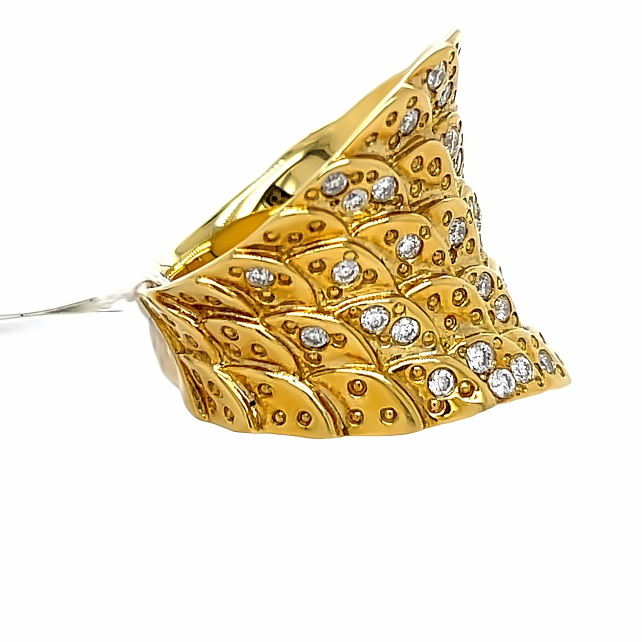 Women's Solid Gold and Diamond Cocktail Ring in 18K Yellow Gold For Sale